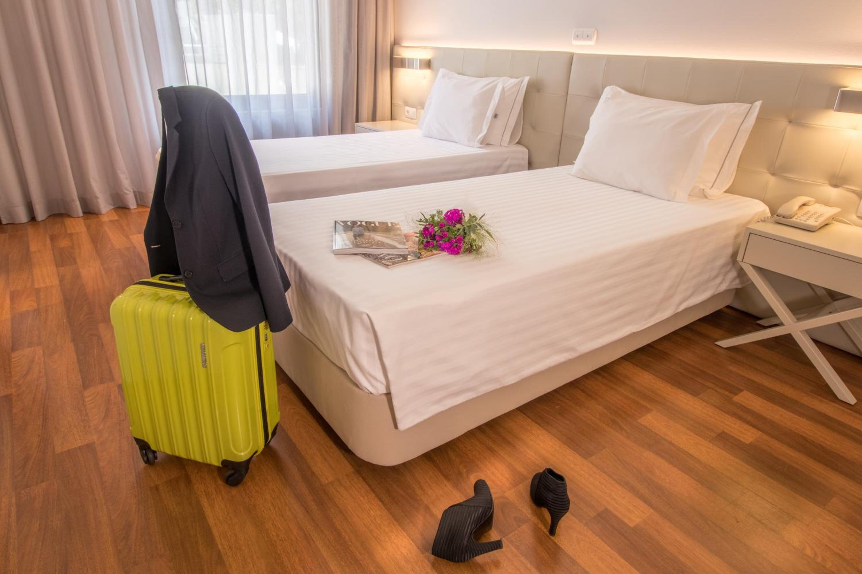 Double or Twin Room with Free Parking - Photo 1
