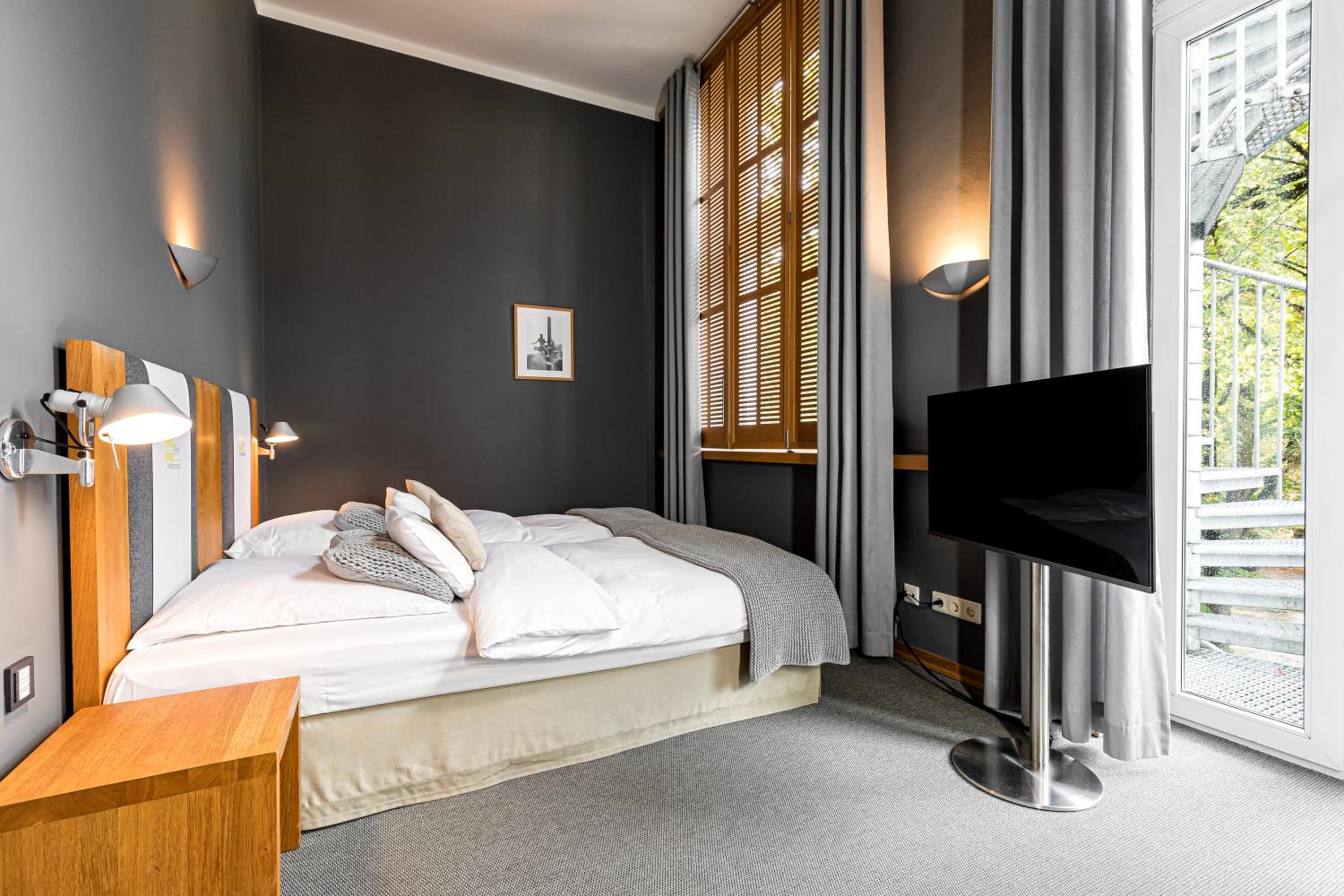Double Room thumbnail 6