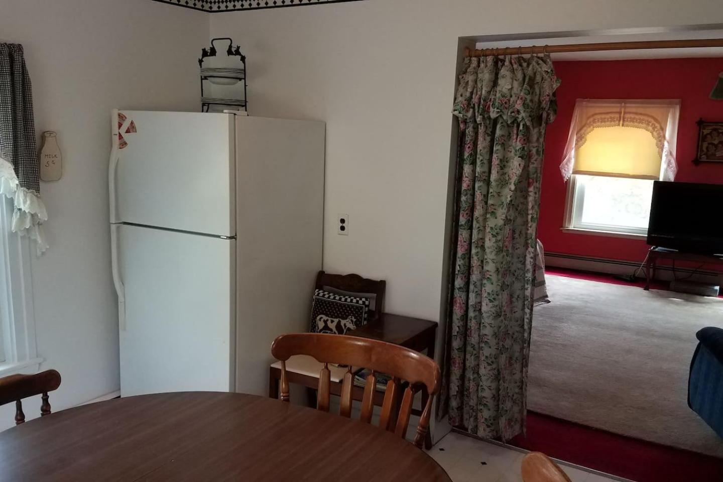 Double Room with Shared Bathroom photo 2