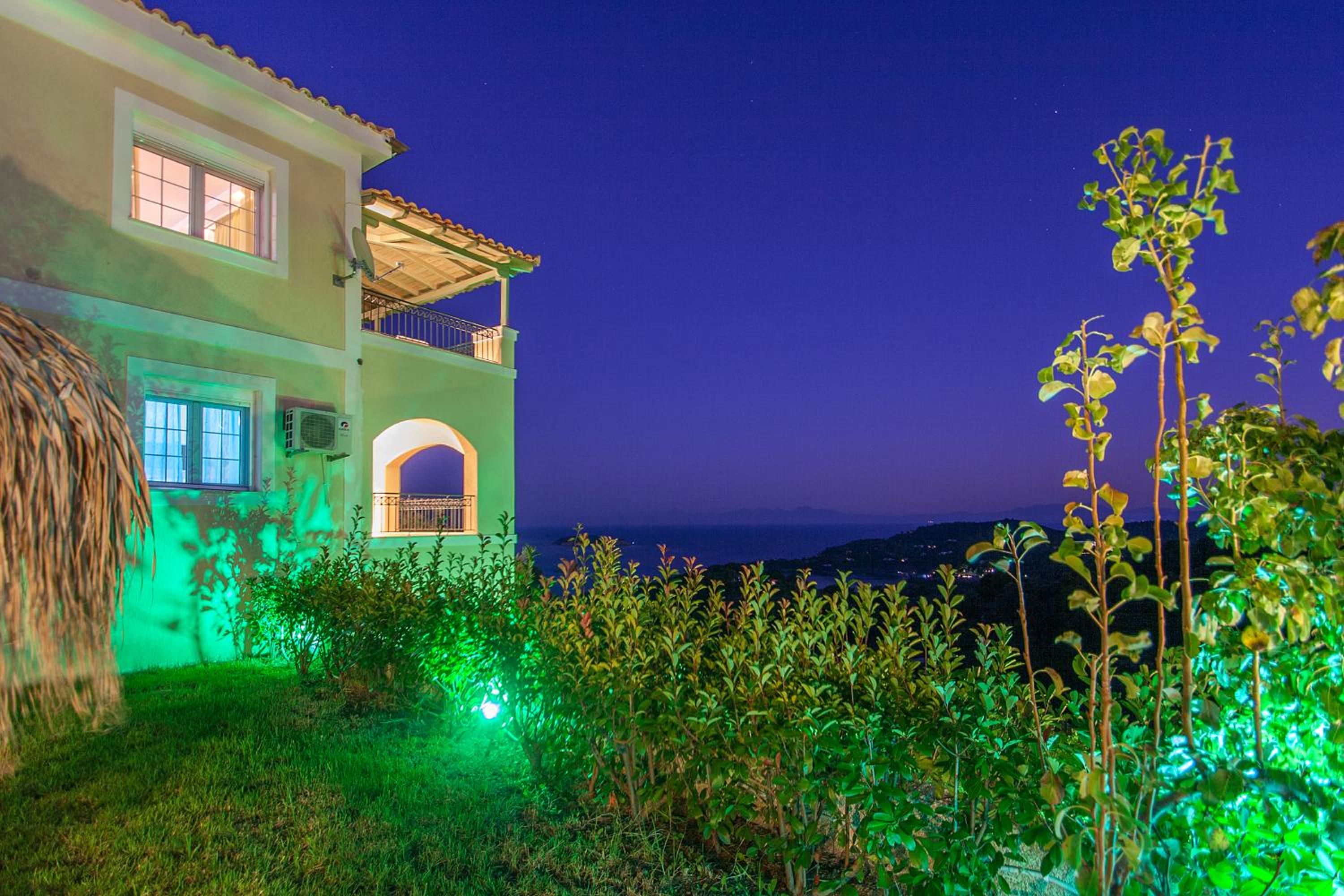 Villa with Sea View - Photo 37