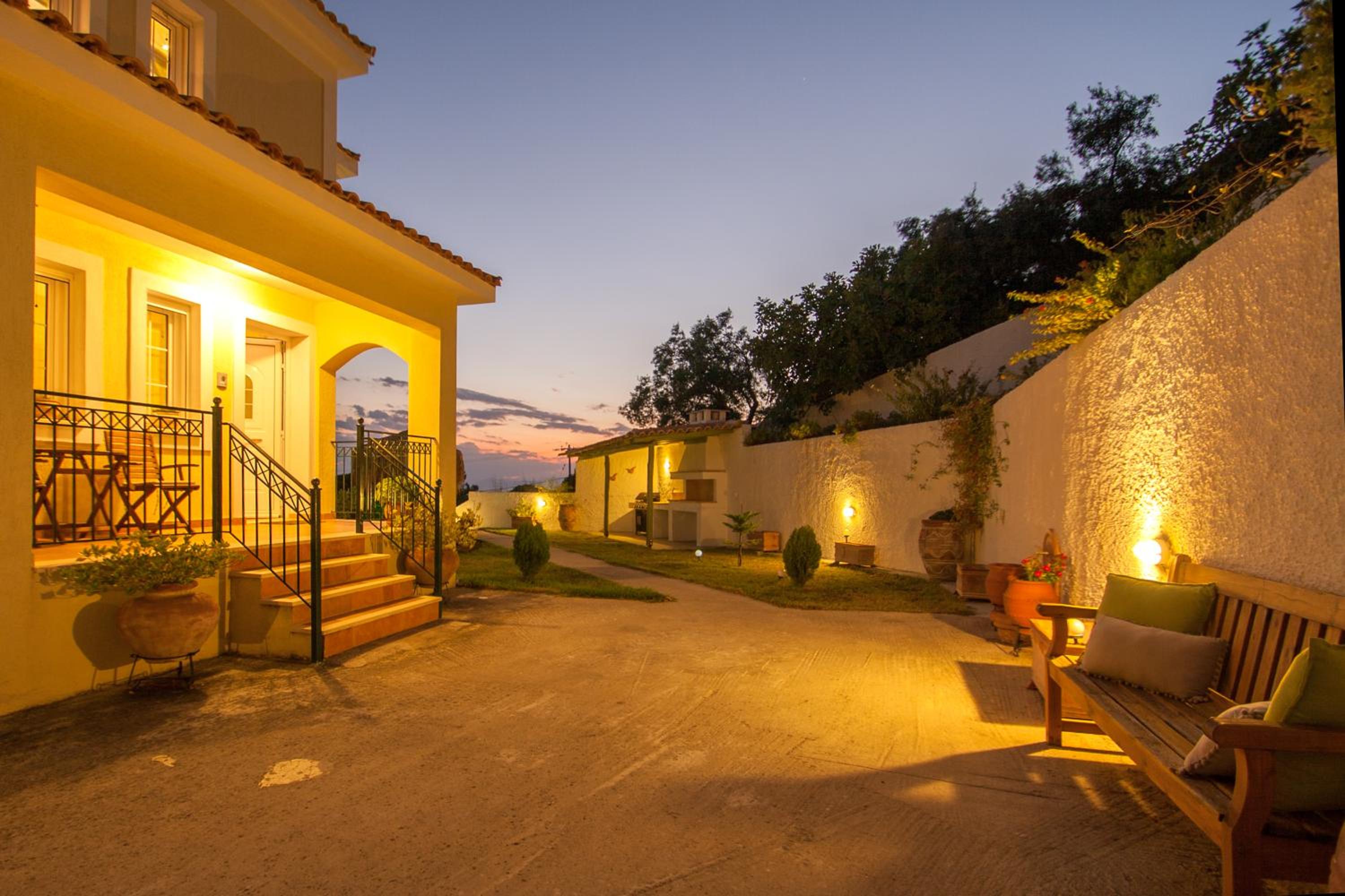 Villa with Sea View - Photo 16