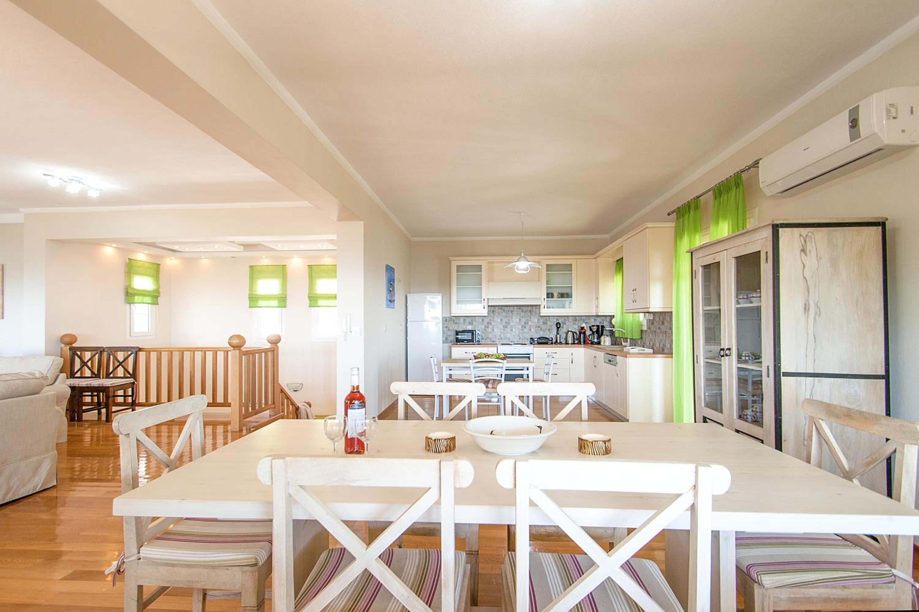Villa with Sea View - Photo 18