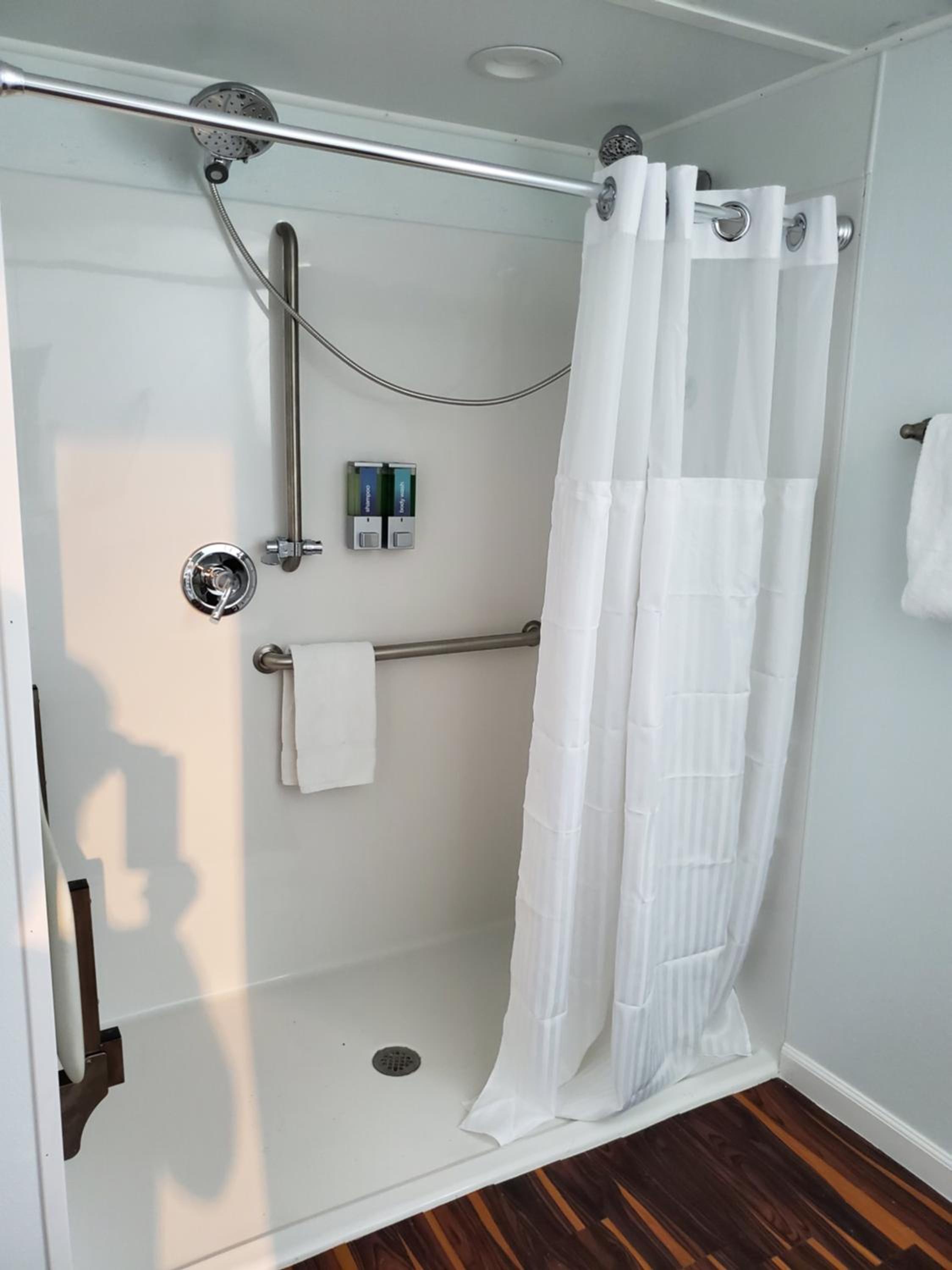 One-Bedroom Apartment with Garden View #1 - Photo 4