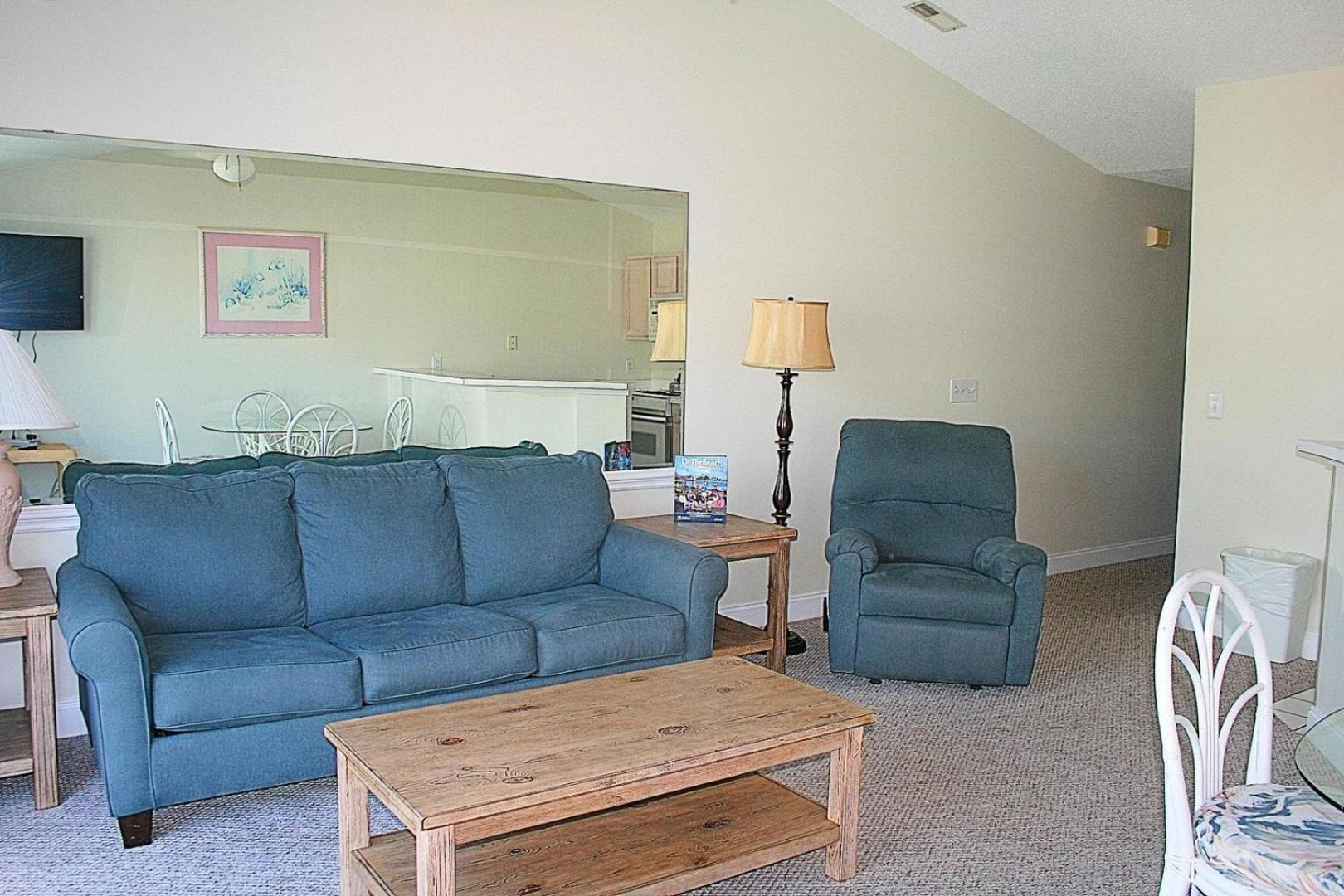 One-Bedroom Apartment photo 1