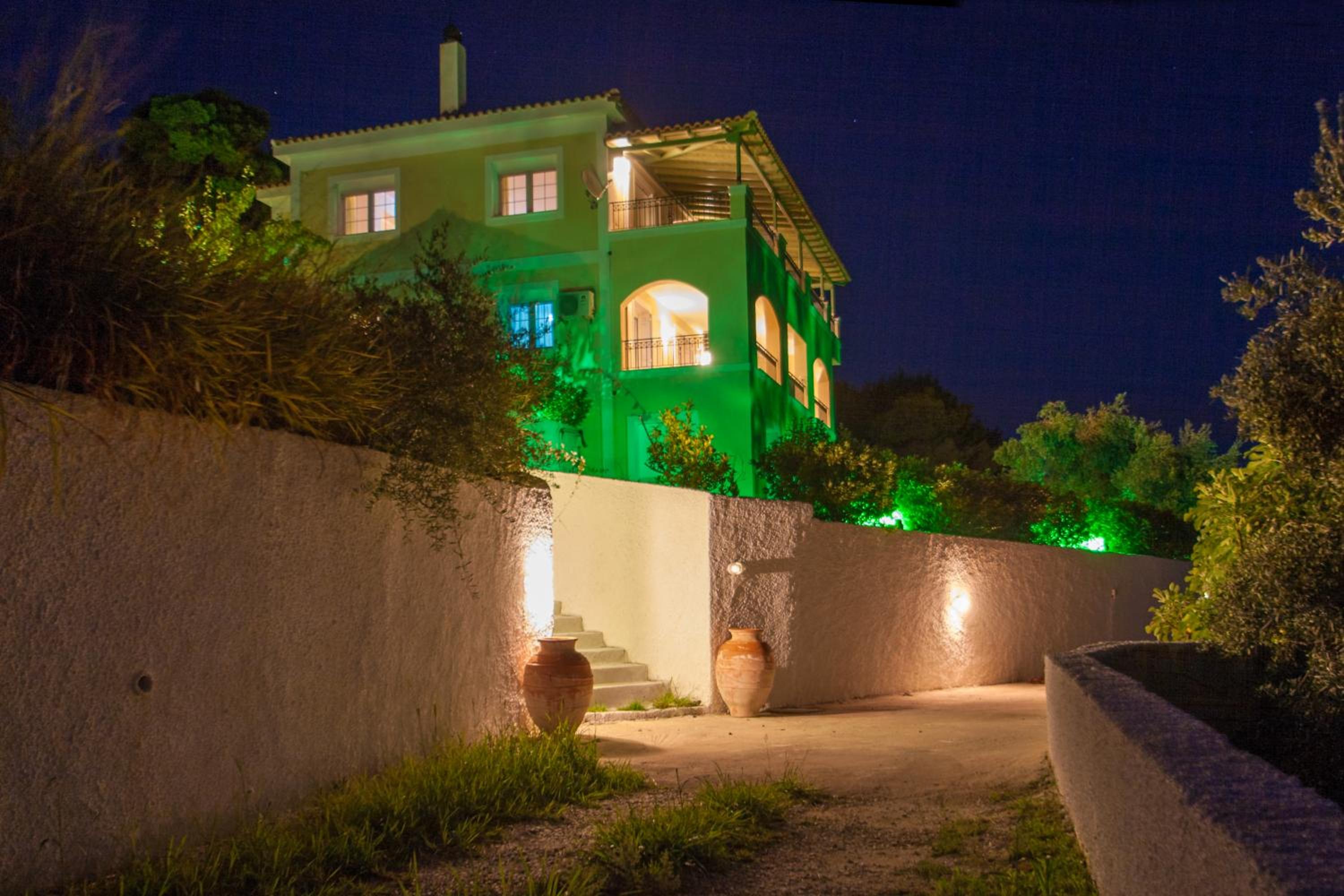 Villa with Sea View - Photo 25