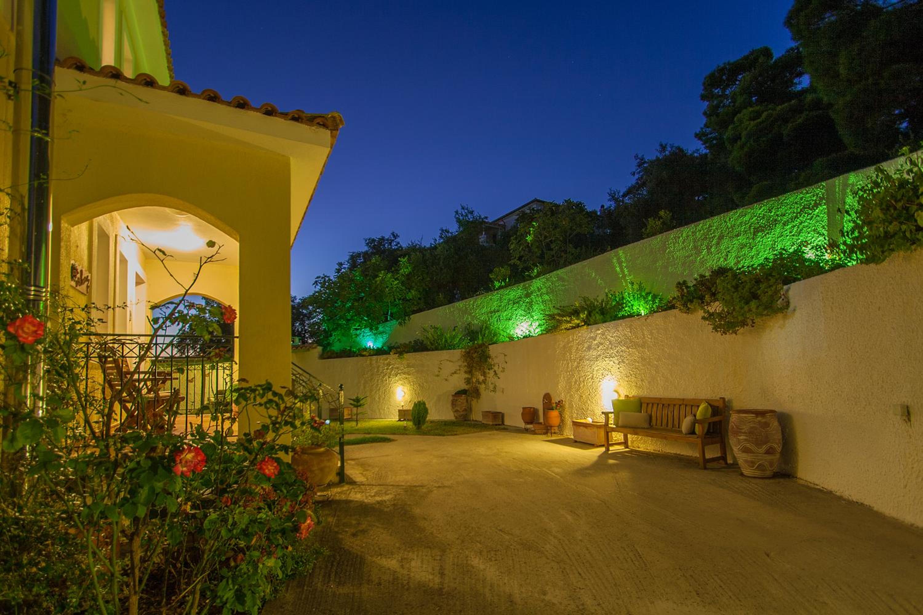 Villa with Sea View - Photo 26
