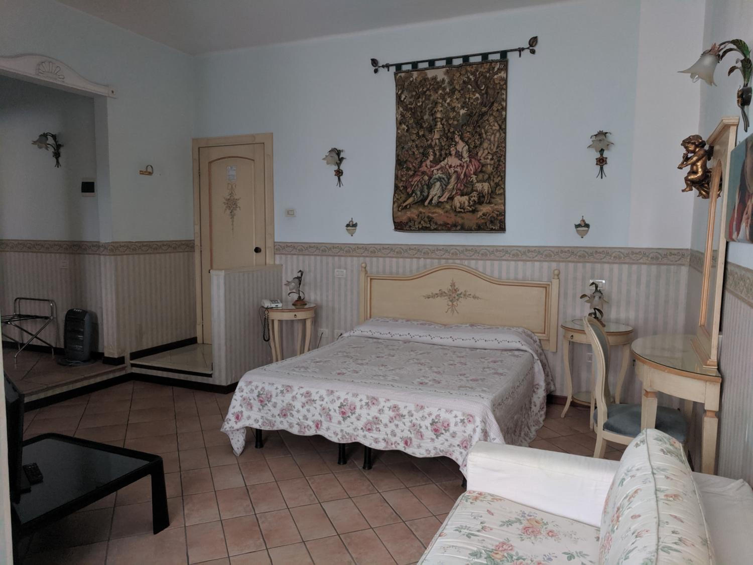 Standard Double Room with Private Bathroom photo 1