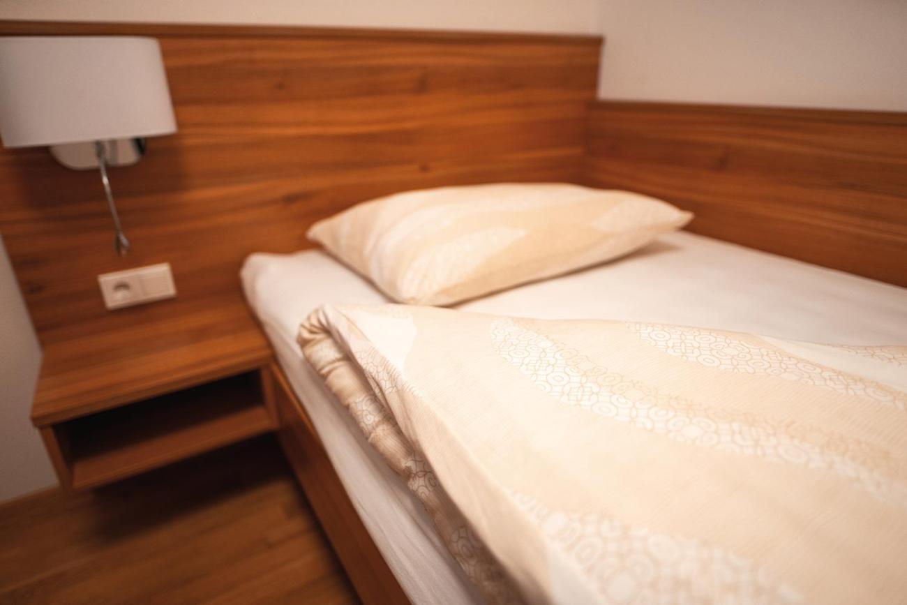 Double Room - Photo 5