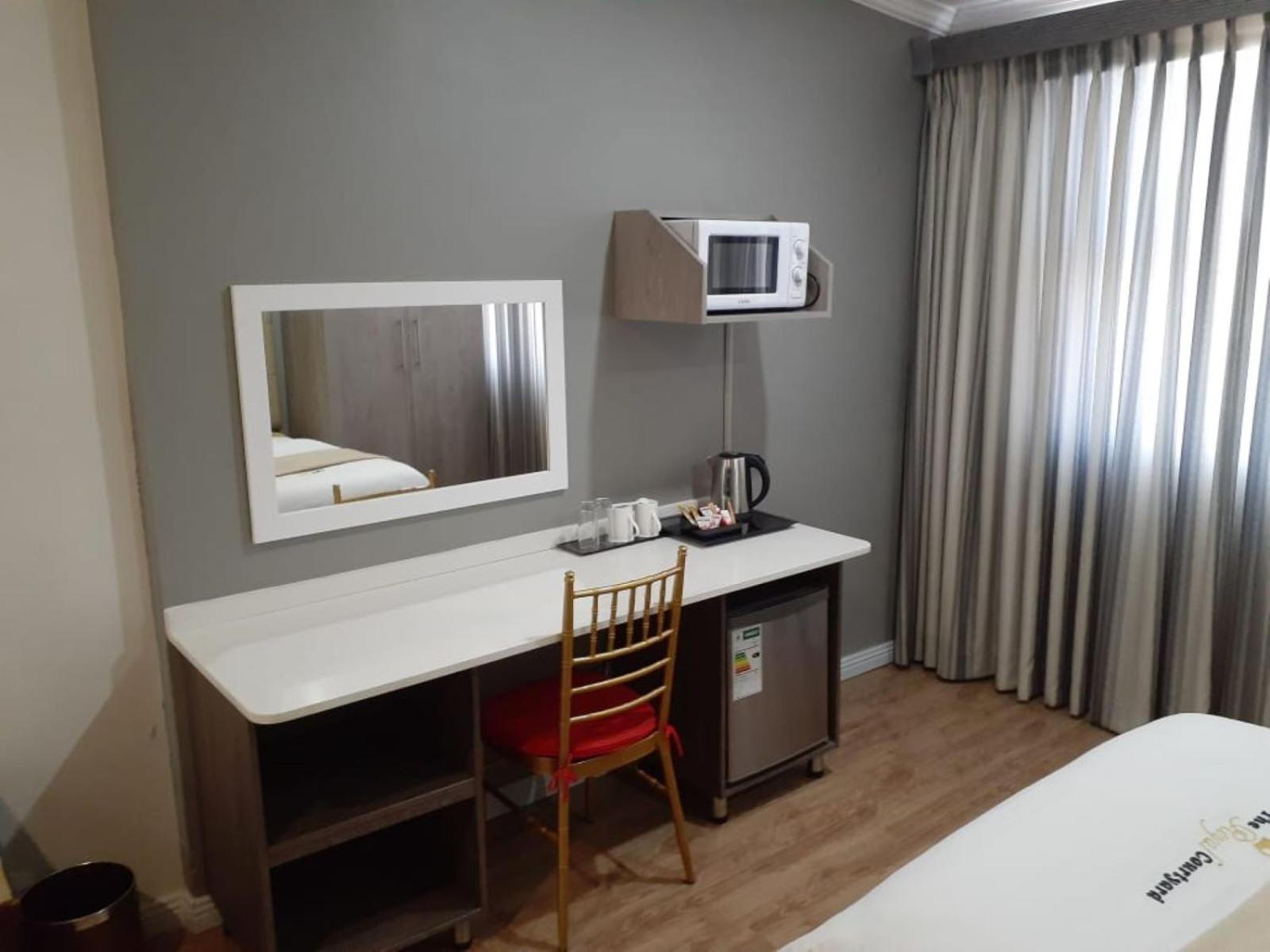 Standard Twin Room - Photo 1