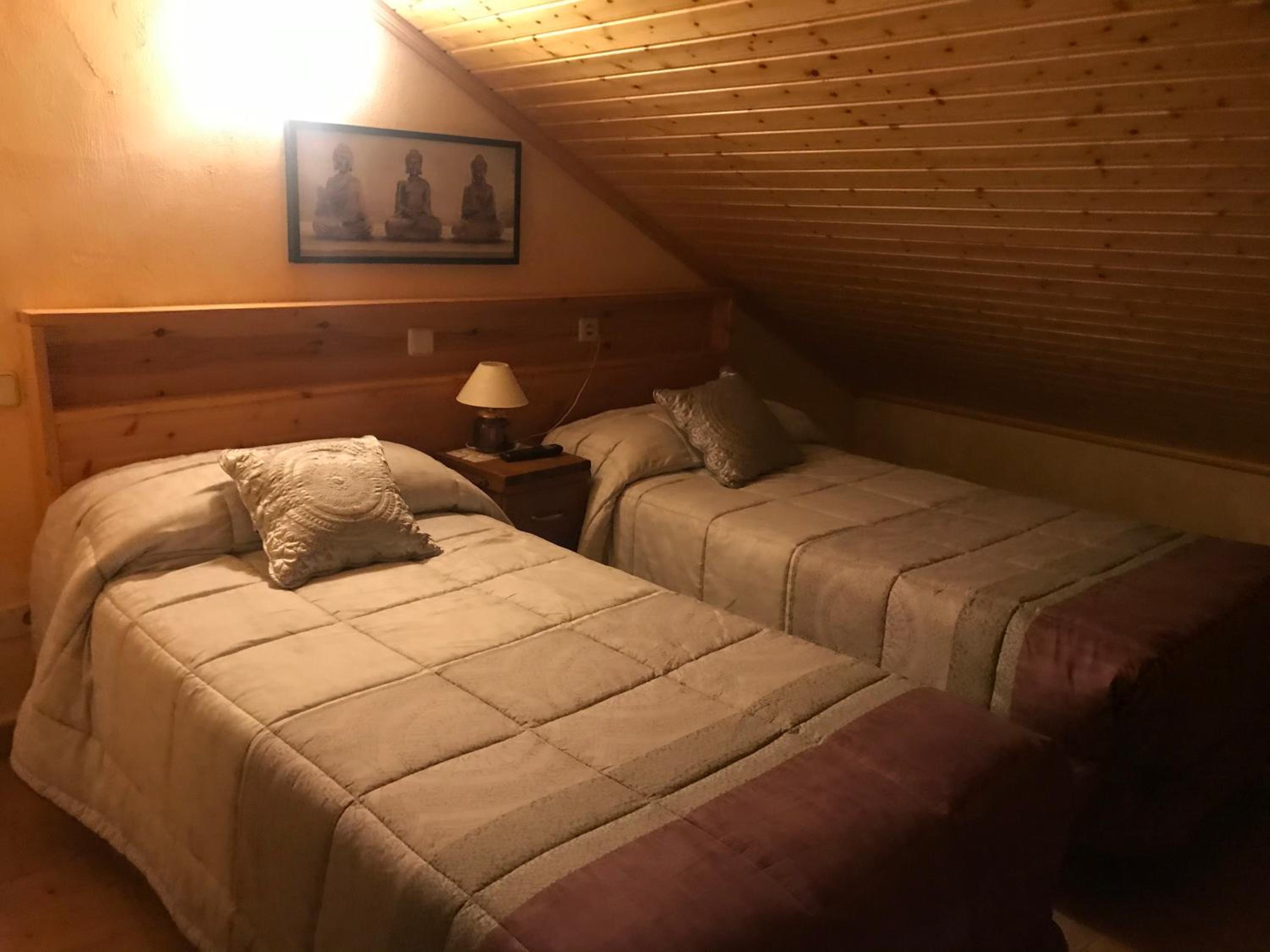 Deluxe Double Room with Two Double Beds - Photo 3