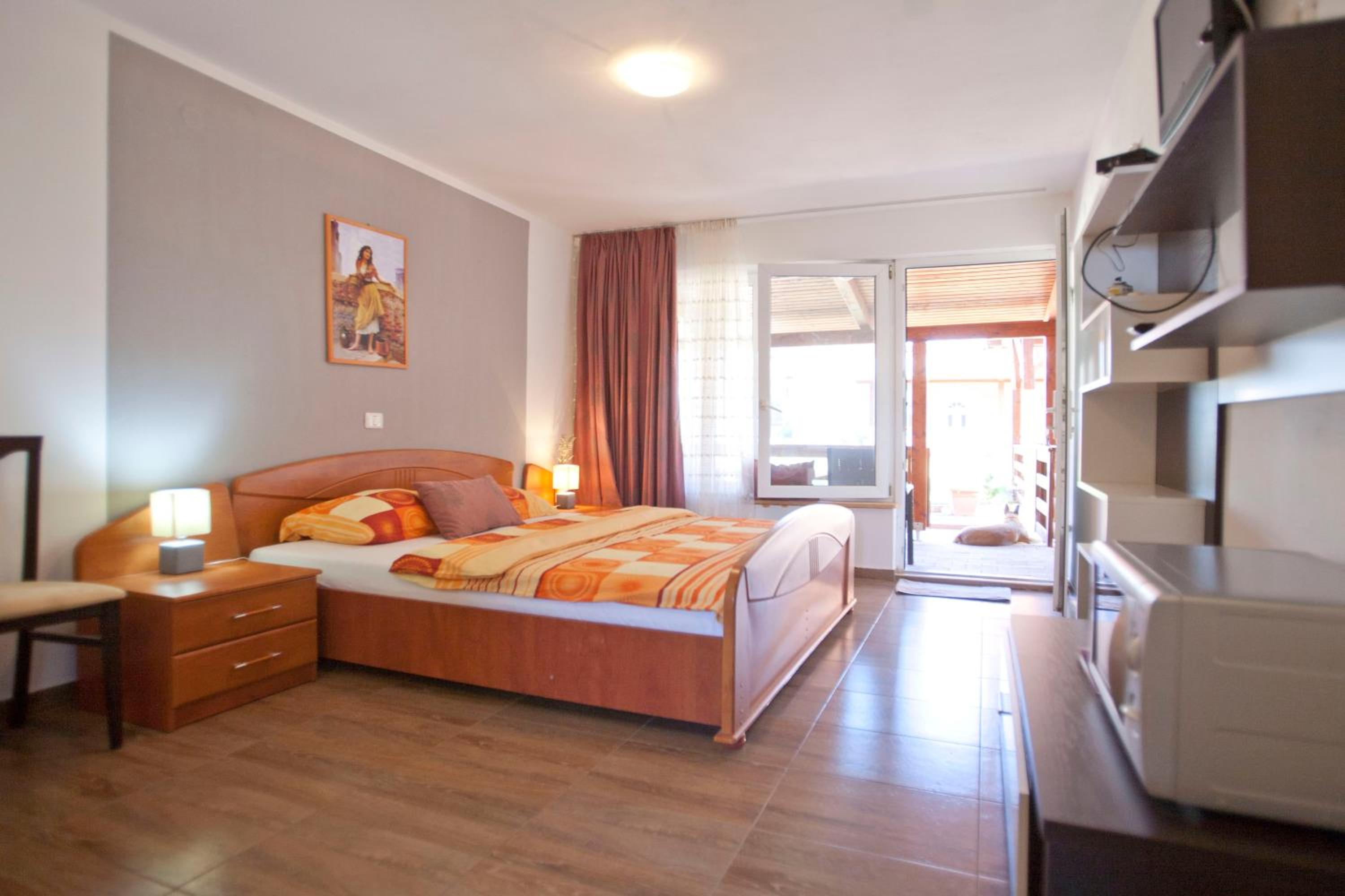 Apartment photo 3