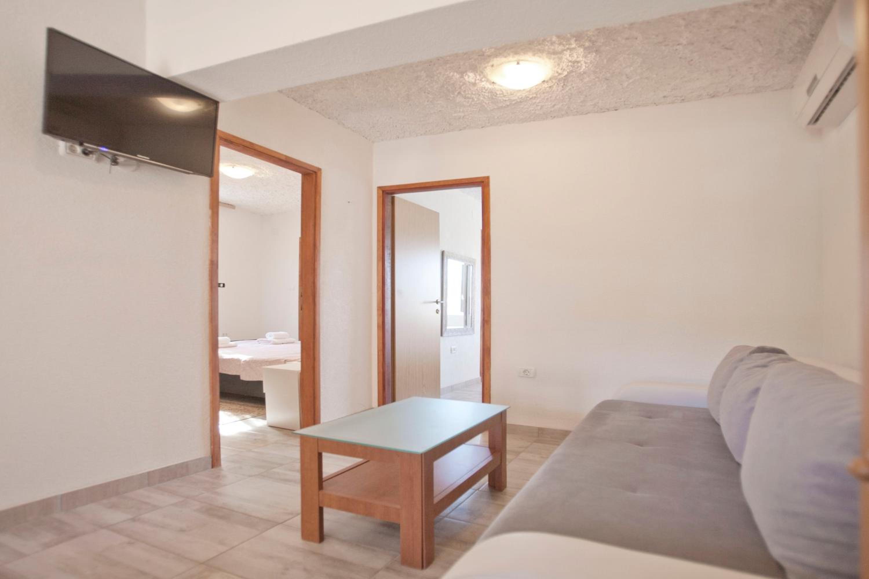 Two-Bedroom Apartment with Pool View photo 1