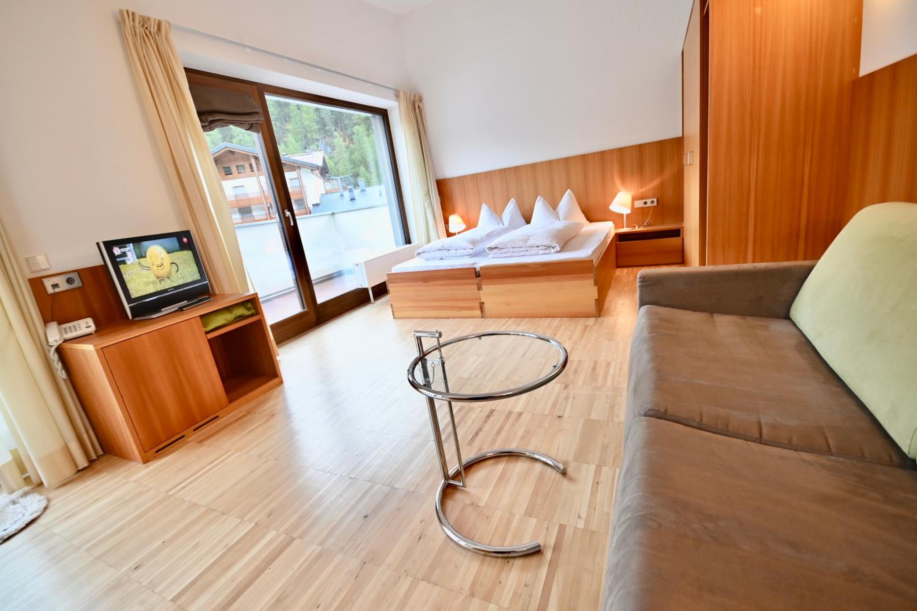Suite with Balcony photo 3