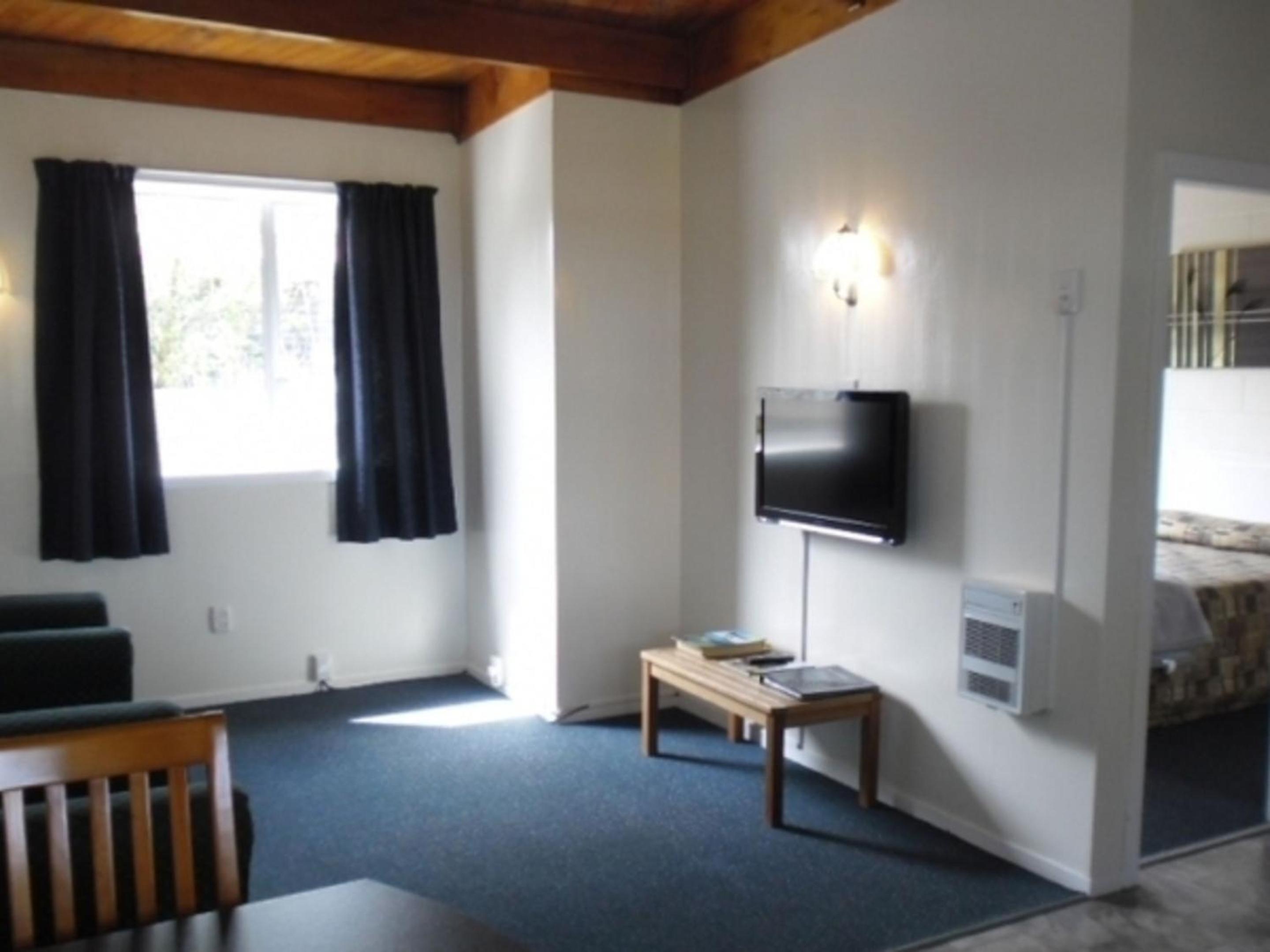 One-Bedroom Apartment photo 3