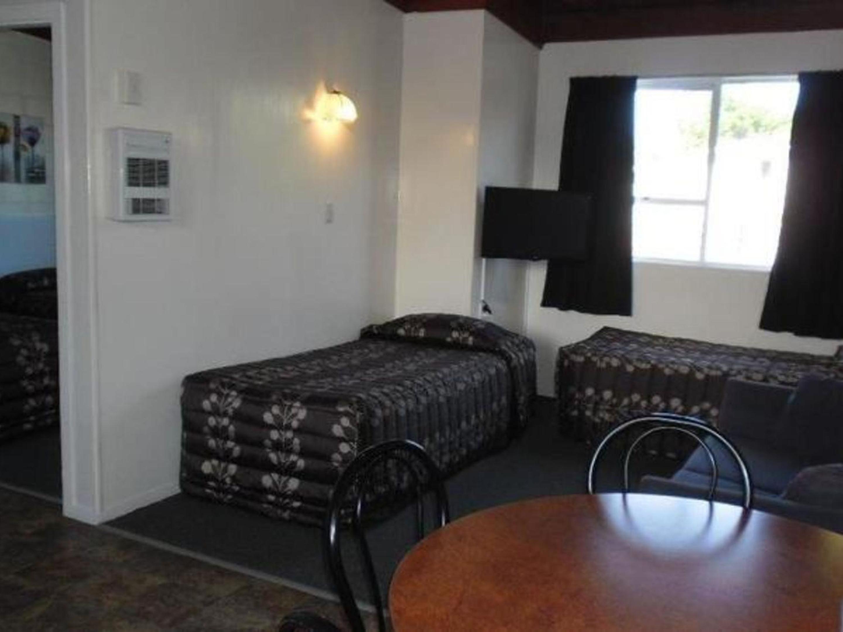 Large One-Bedroom Apartment photo 2
