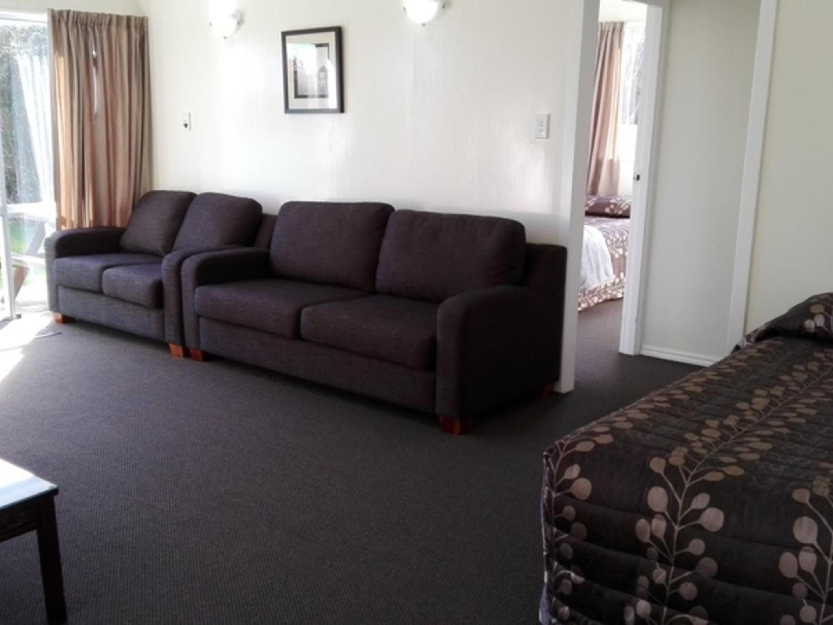 Large Two-Bedroom Apartment photo 2