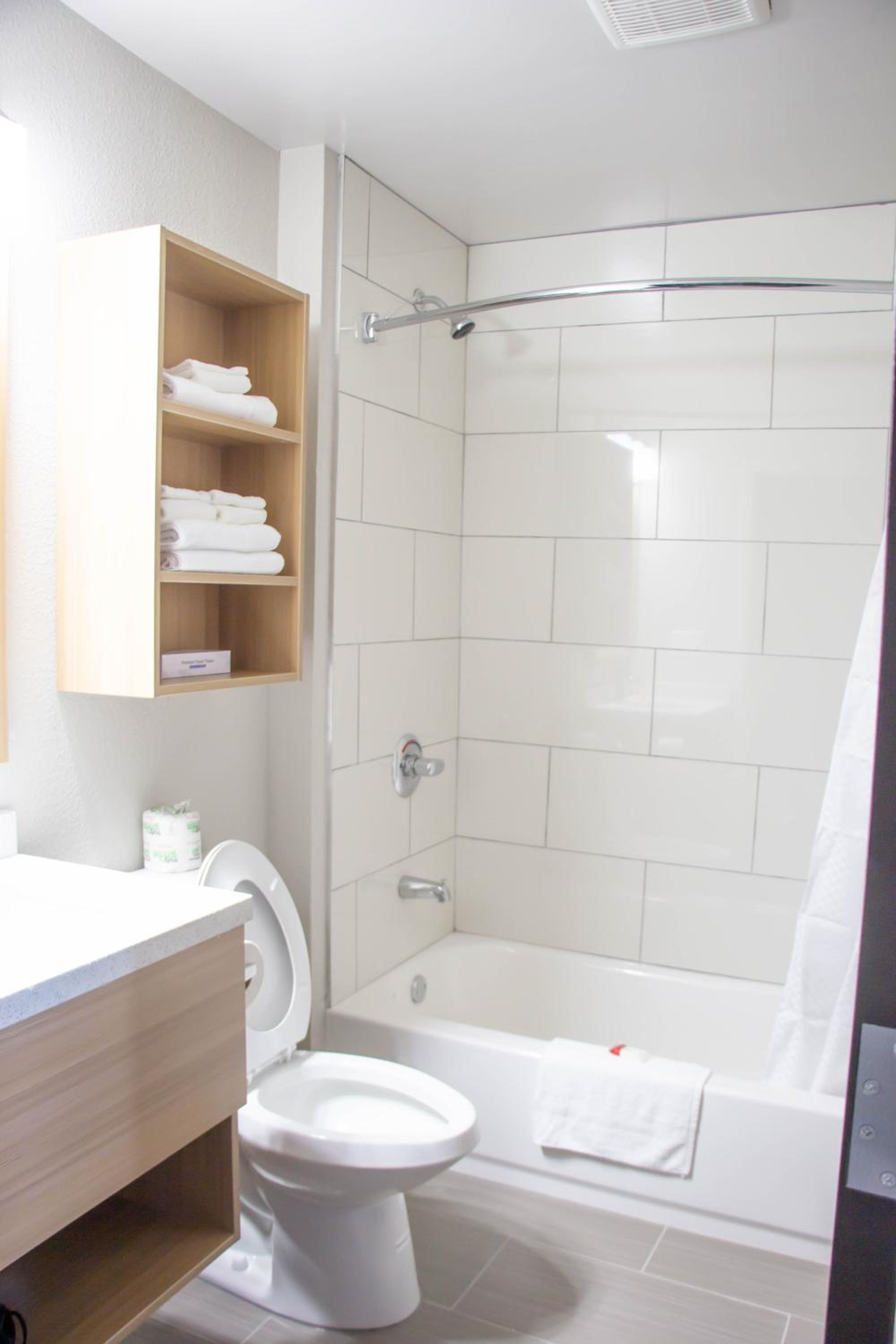 King Studio Suite - Mobility Access/Non-Smoking photo 3