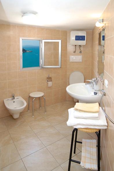Double or Twin Room - Photo 2