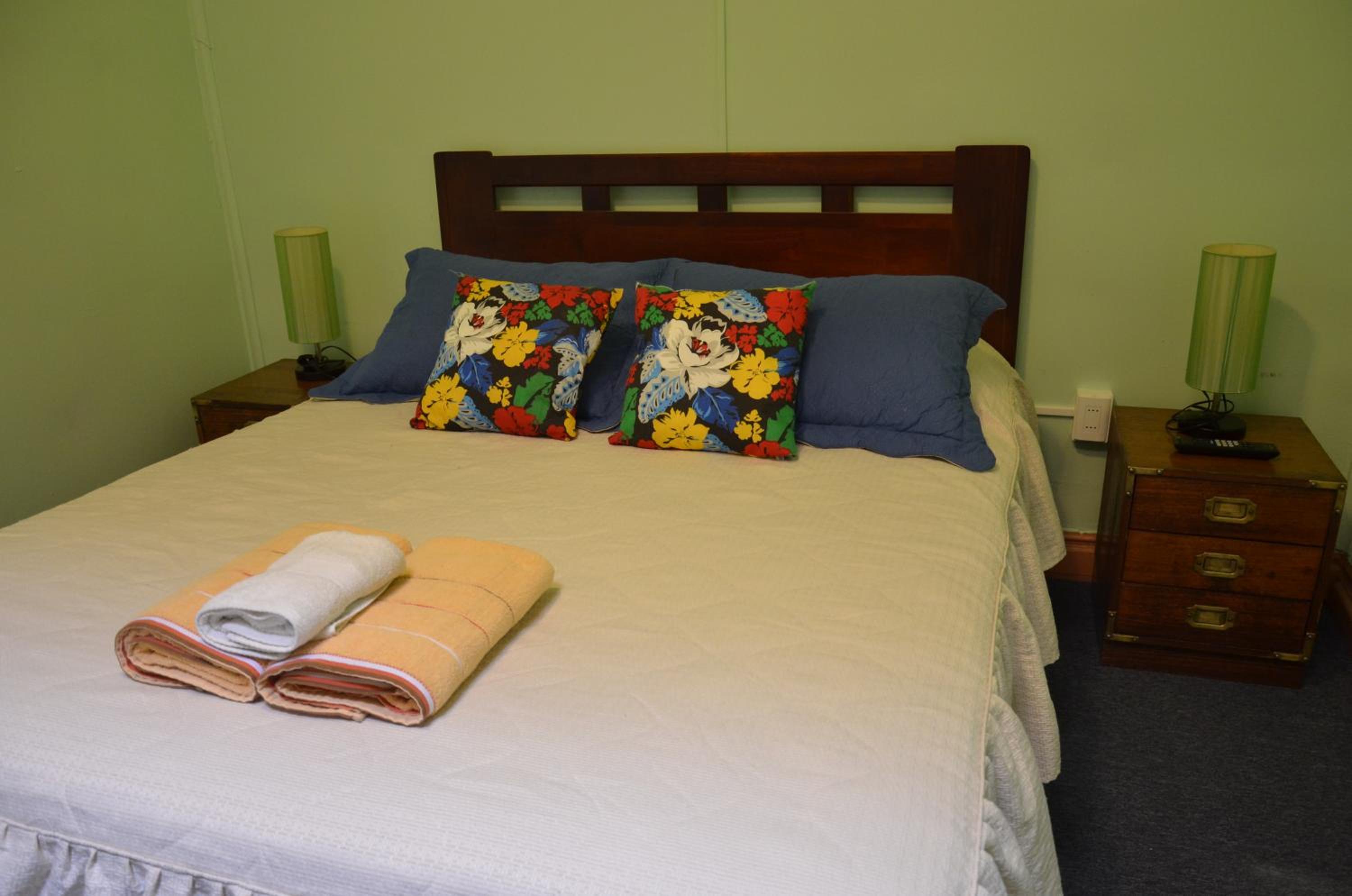 Double Room with Shared Bathroom photo 2