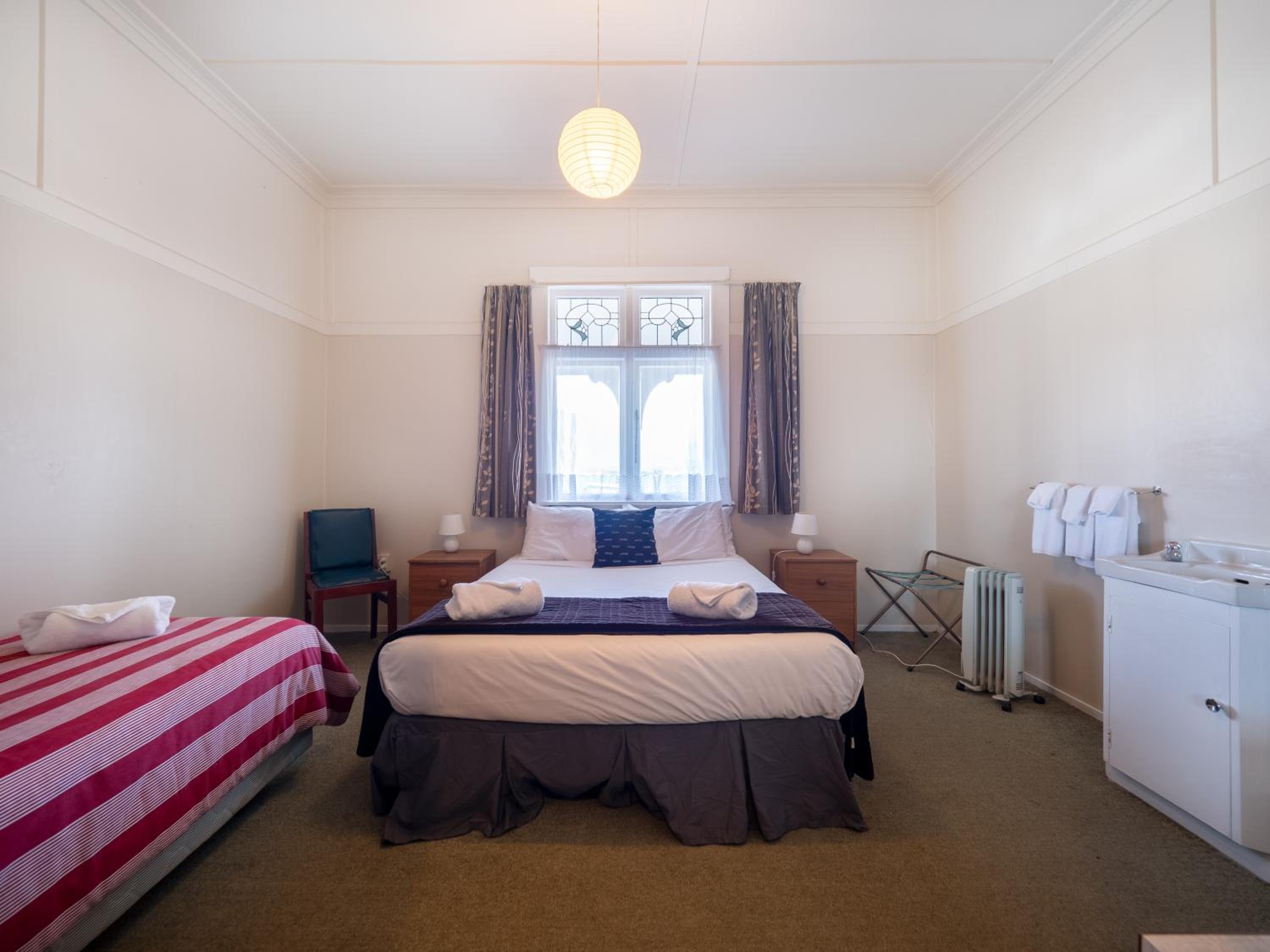 Double Room with Shared Bathroom photo 2