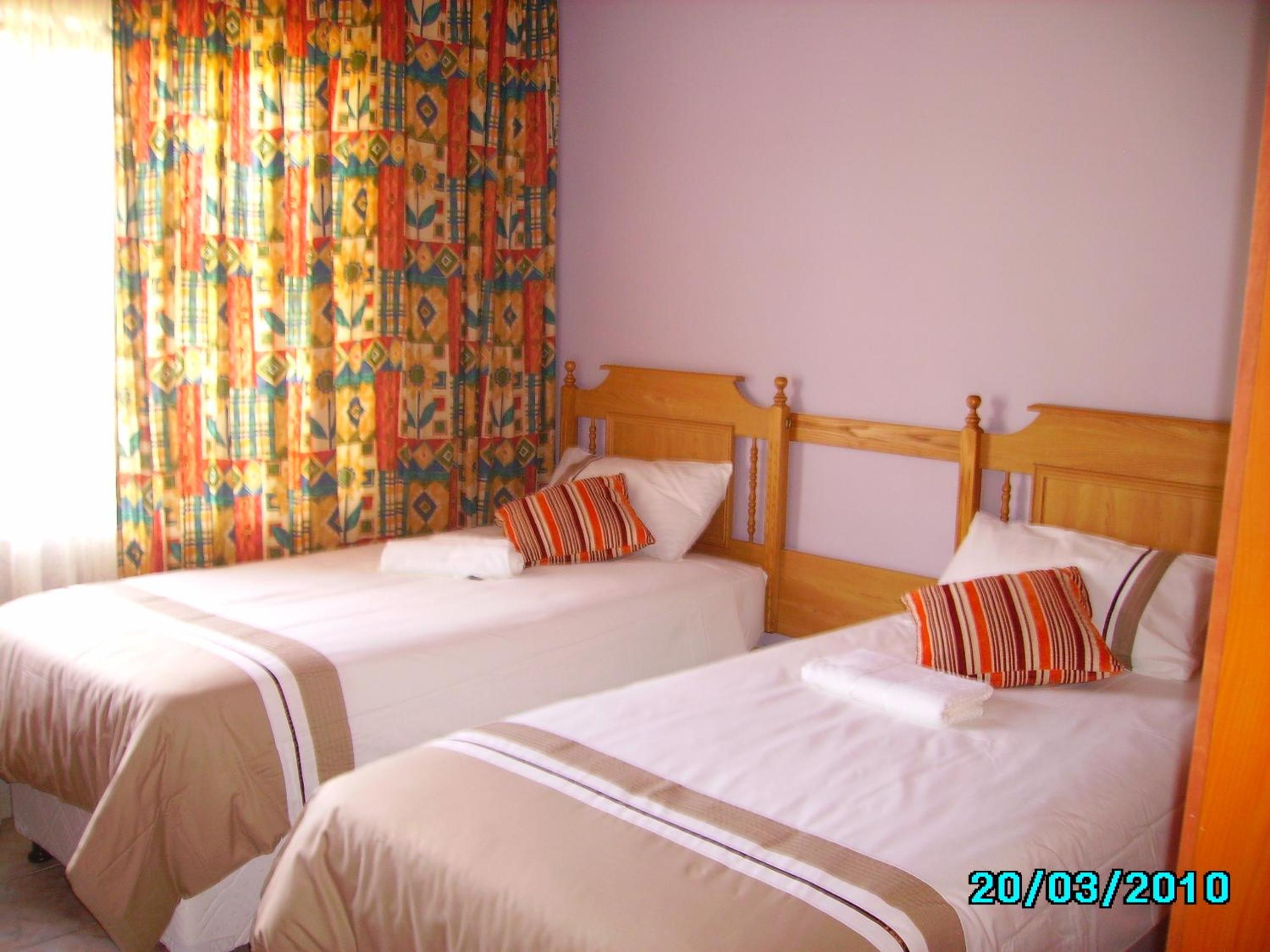 Twin Room - Photo 1