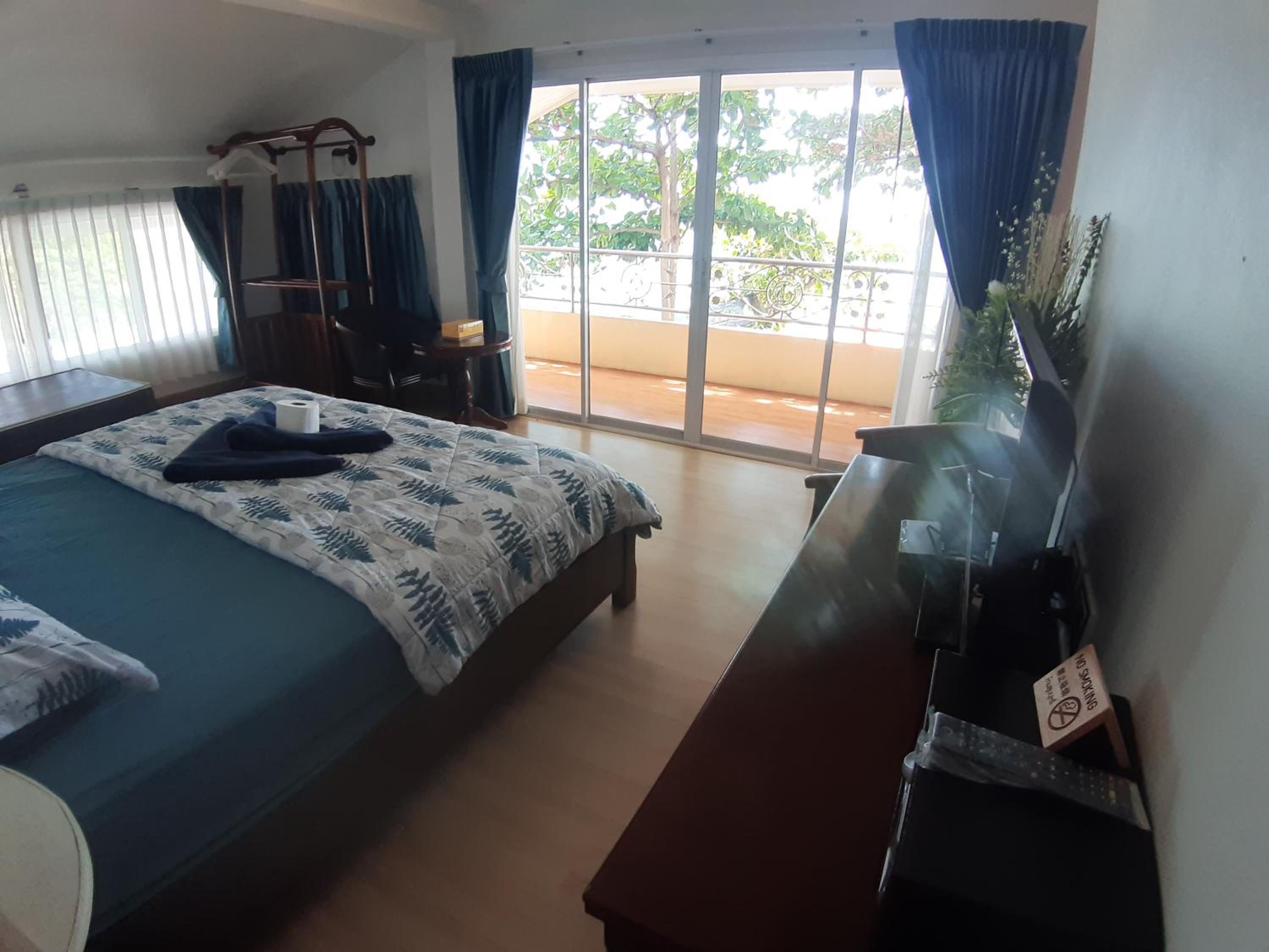King Room with Sea View - Photo 22