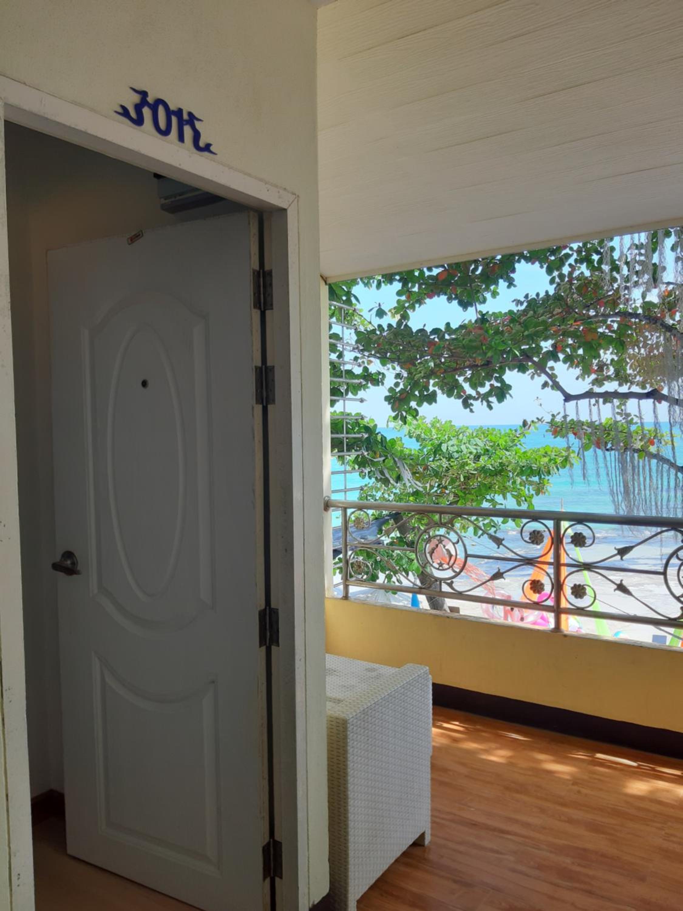 King Room with Sea View - Photo 21