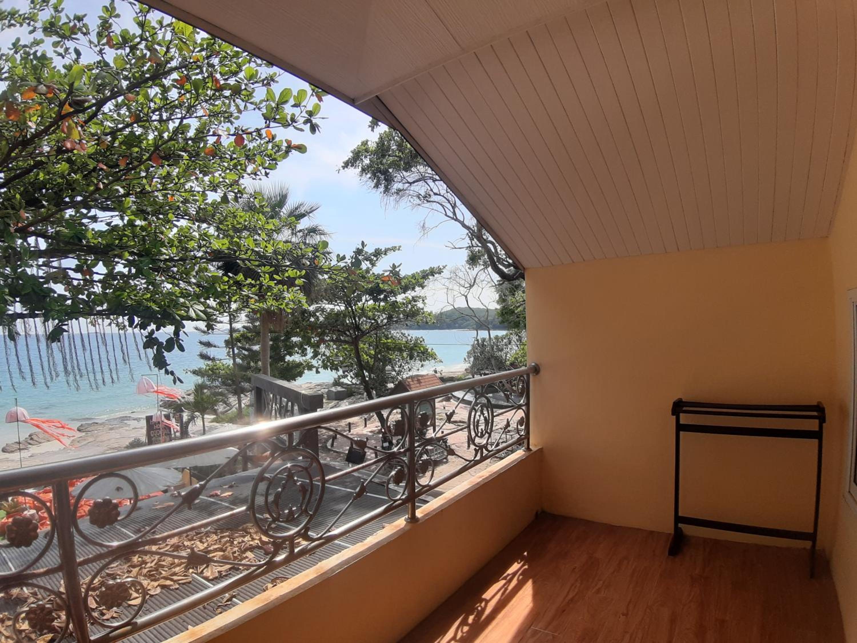 King Room with Sea View - Photo 19