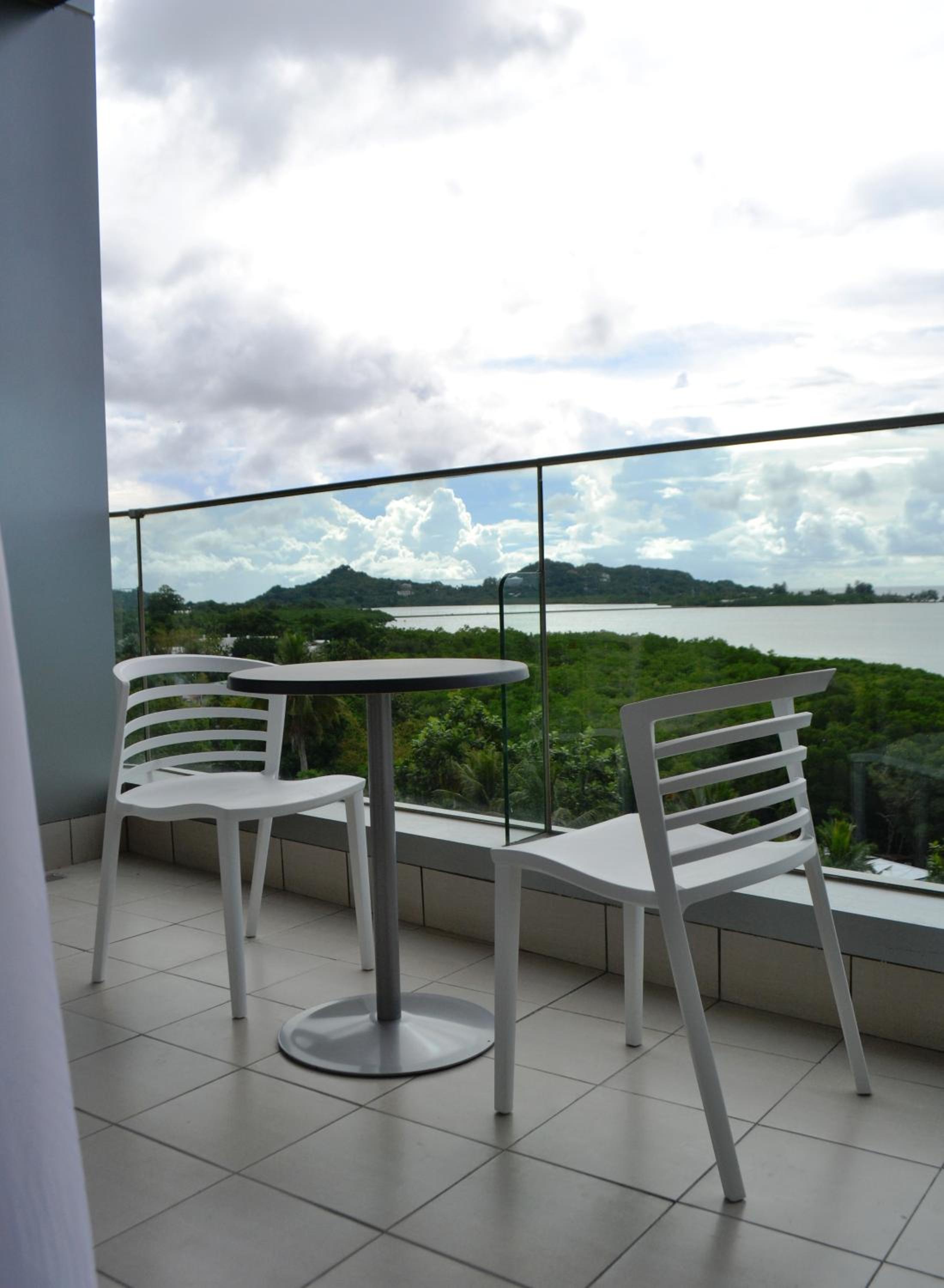 Queen Room with Sea View - Photo 10