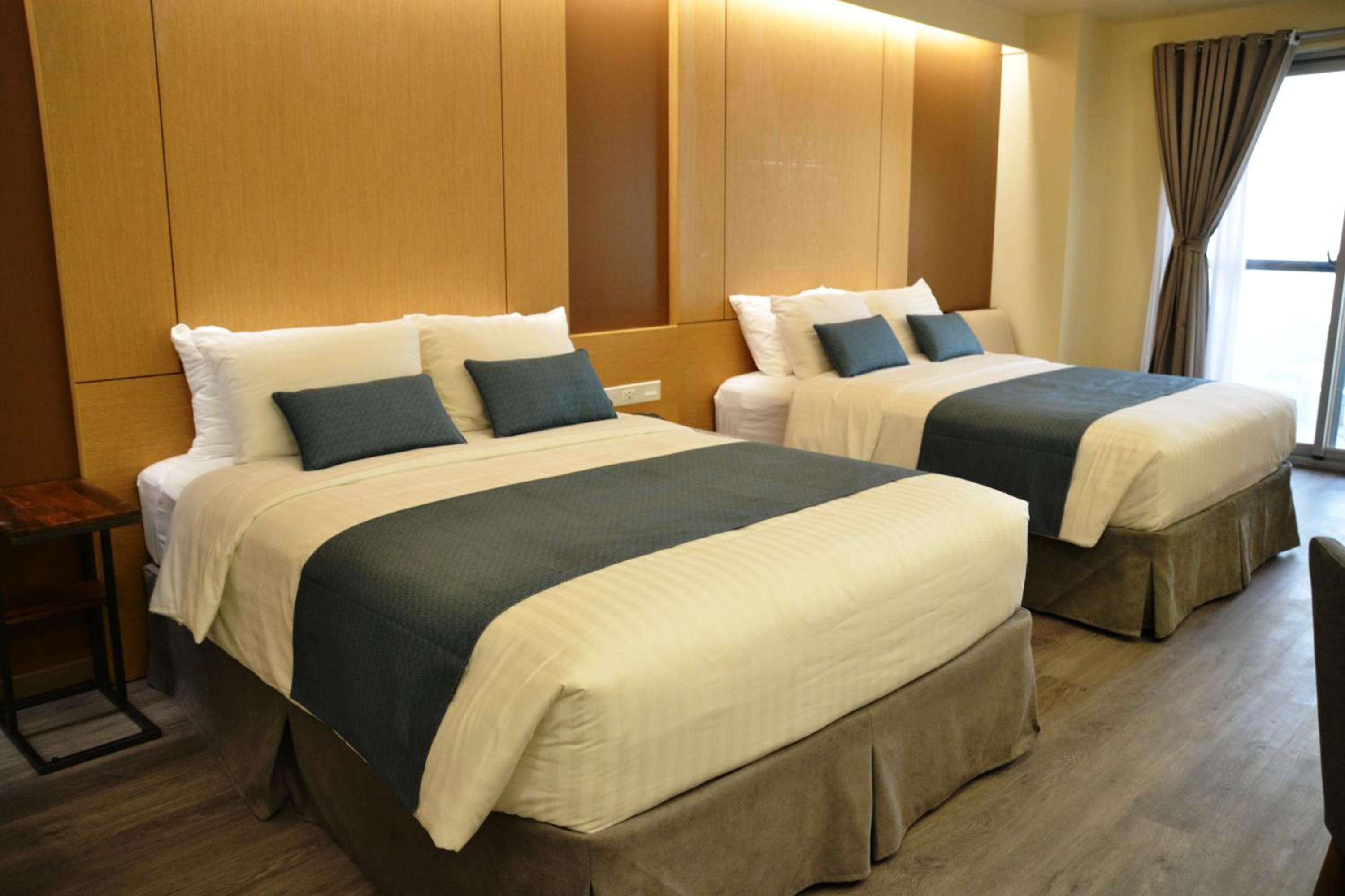 Double or Twin Room with Sea View - Photo 7