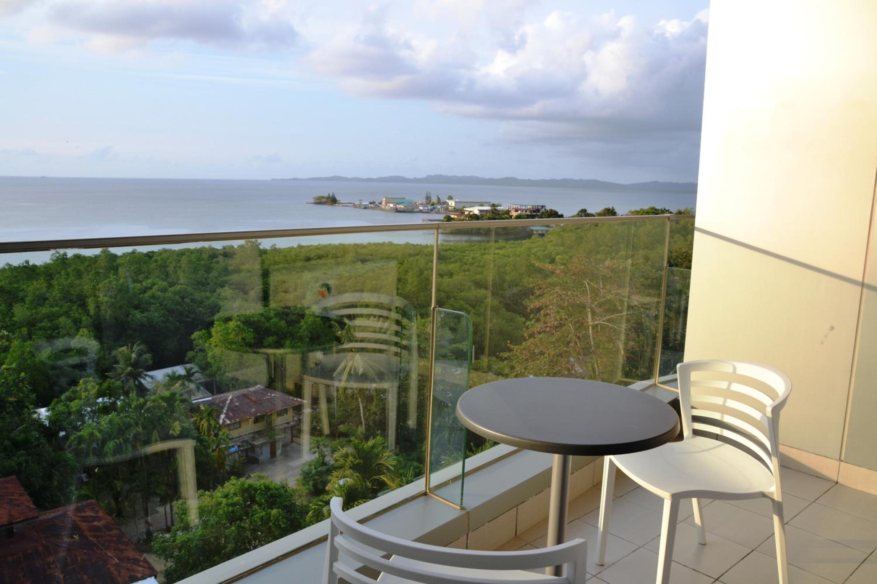 Queen Room with Sea View - Photo 5