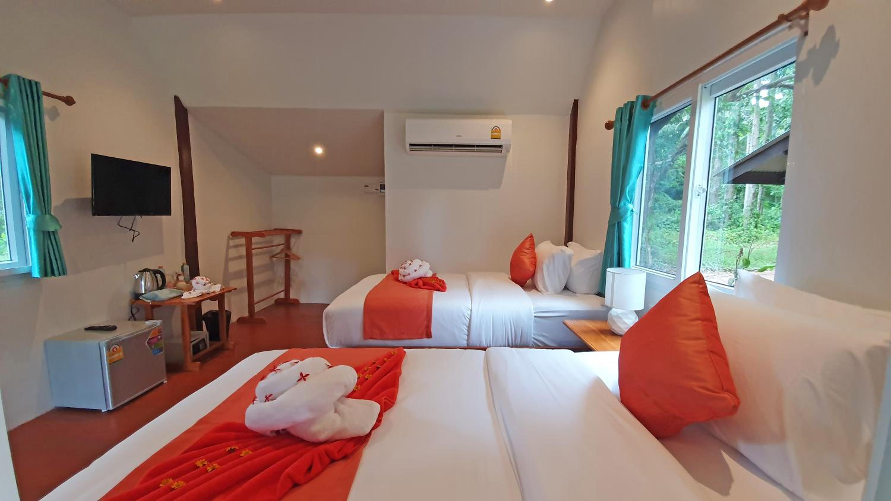 Standard Twin Room - Photo 5
