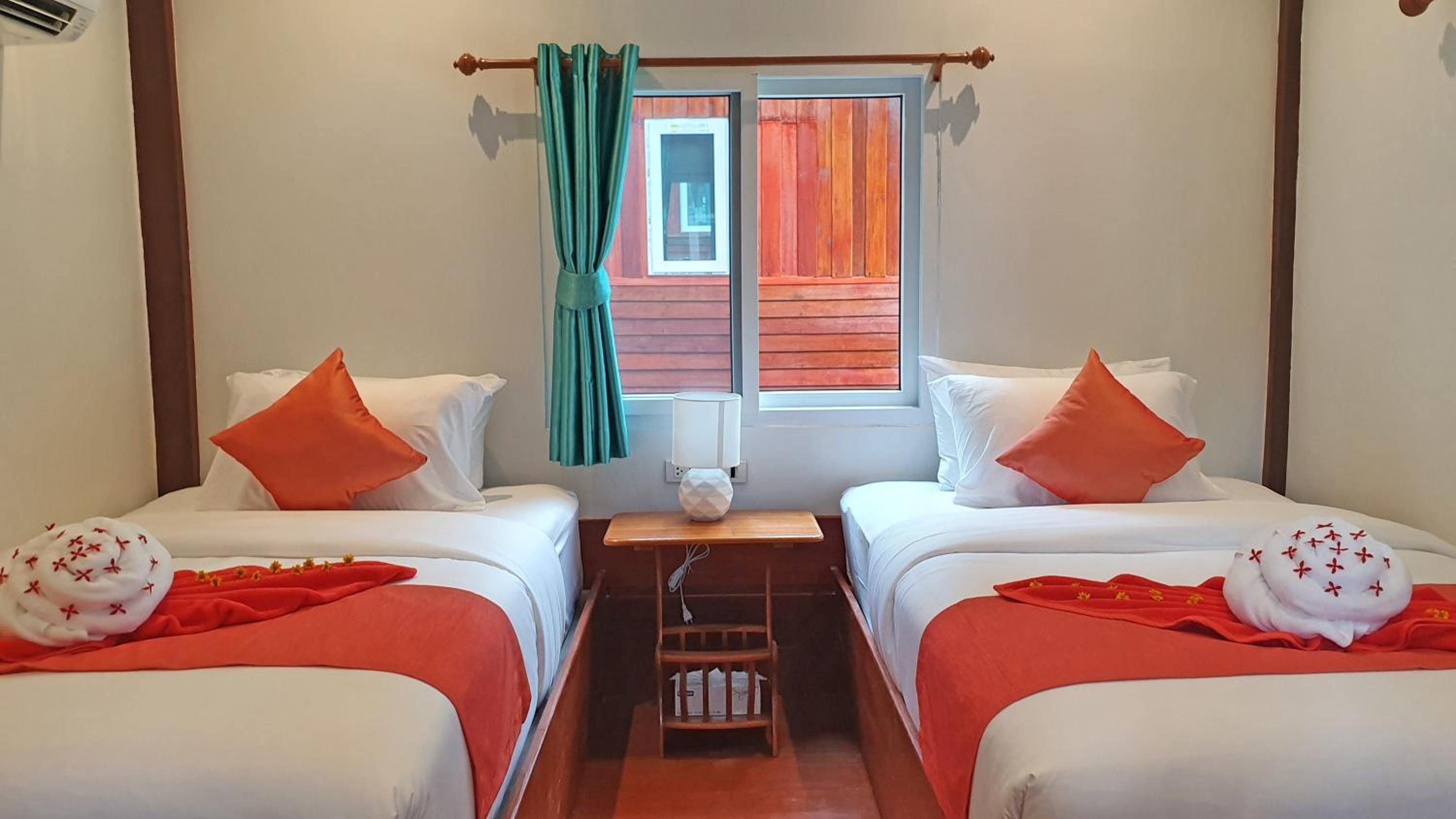 Standard Twin Room - Photo 7