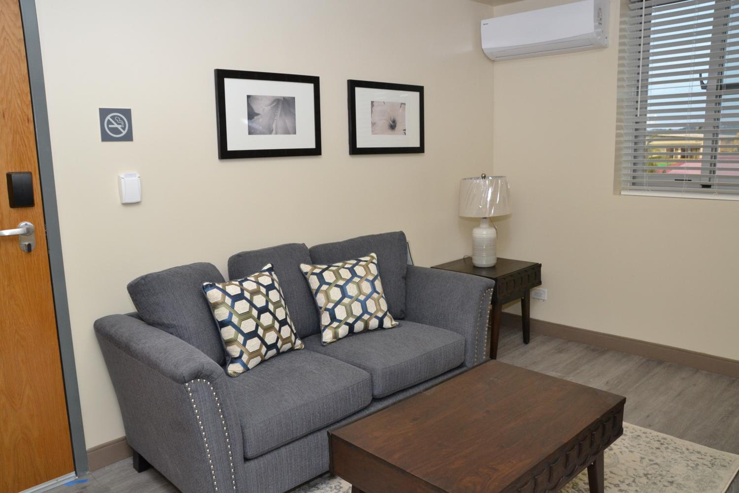 Suite with Sea View - Photo 10