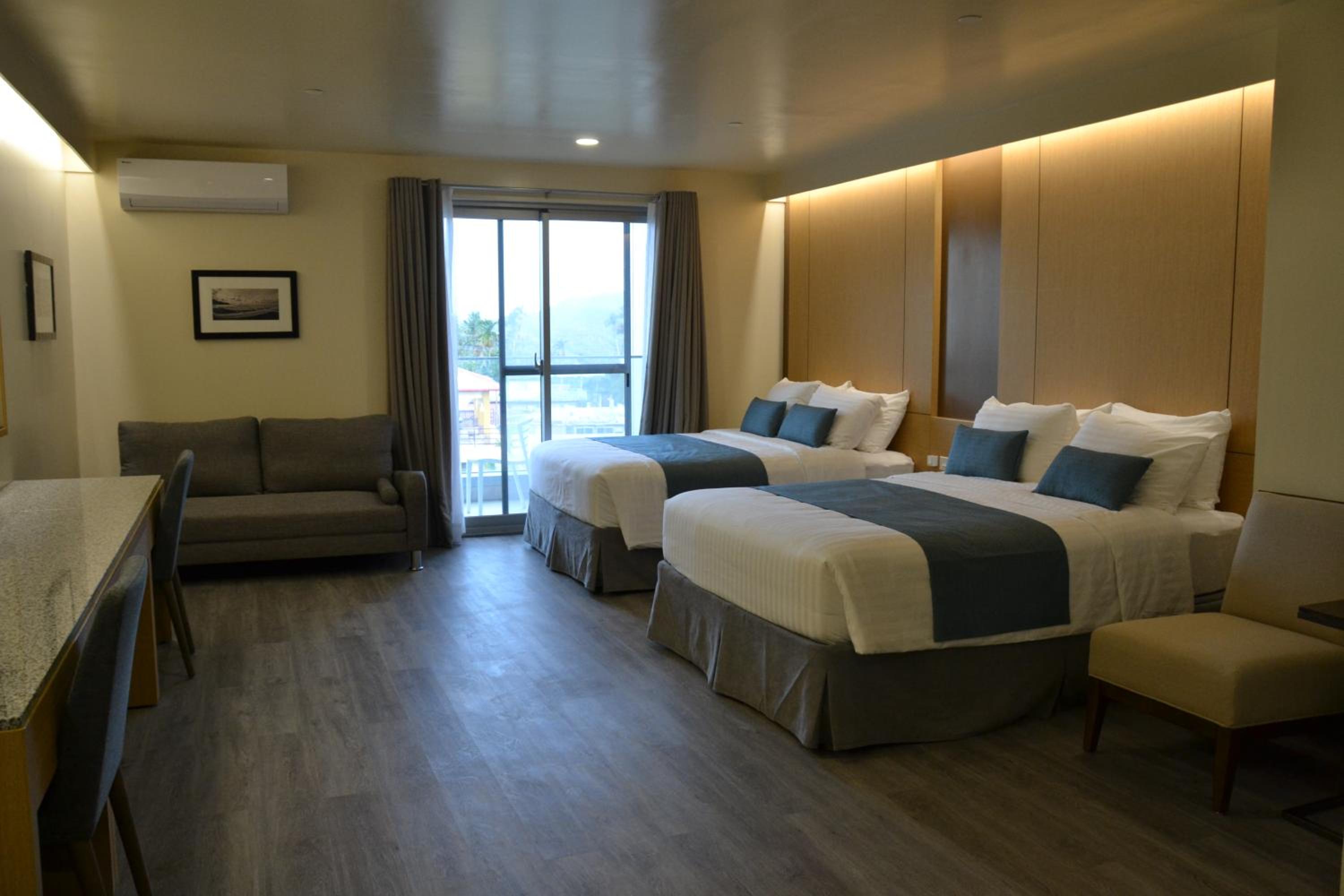 Double or Twin Room with Balcony - Photo 6