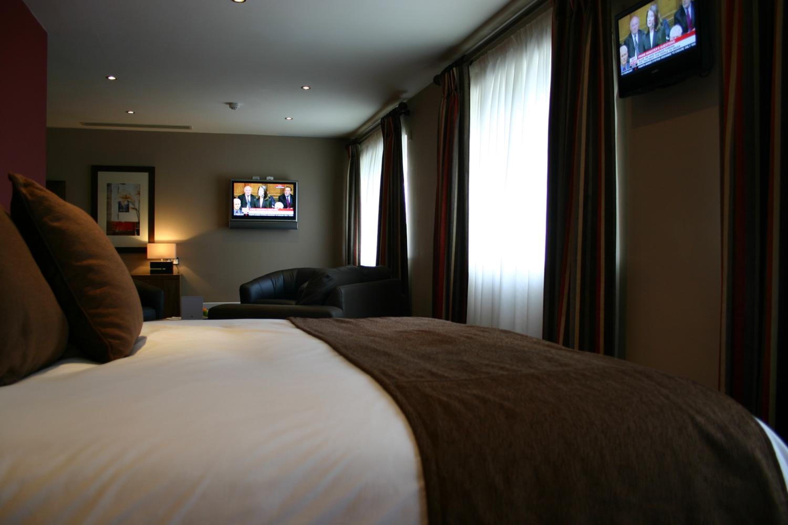 Premier King Room - Photo 7