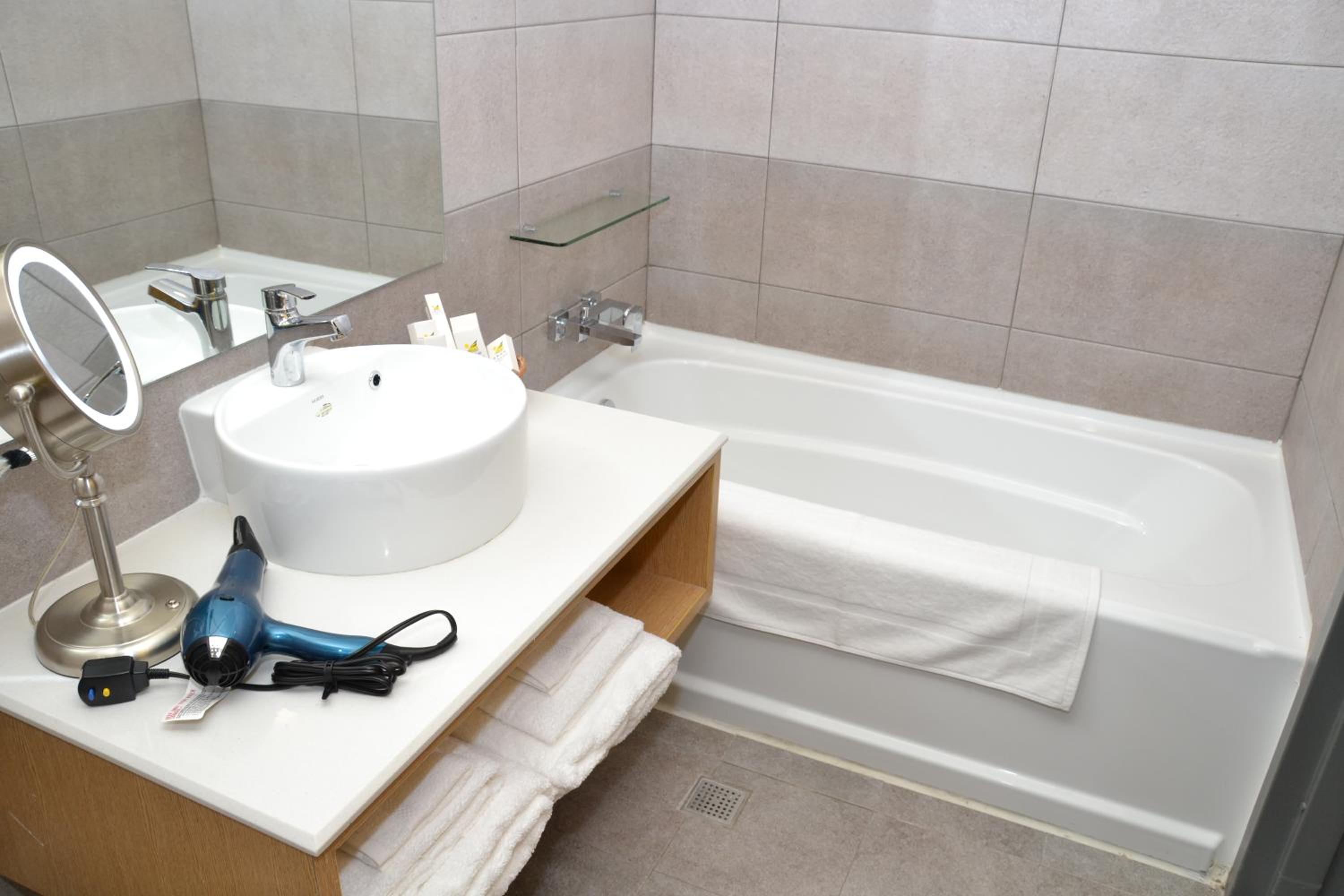 Deluxe Double or Twin Room with Sea View - Photo 8