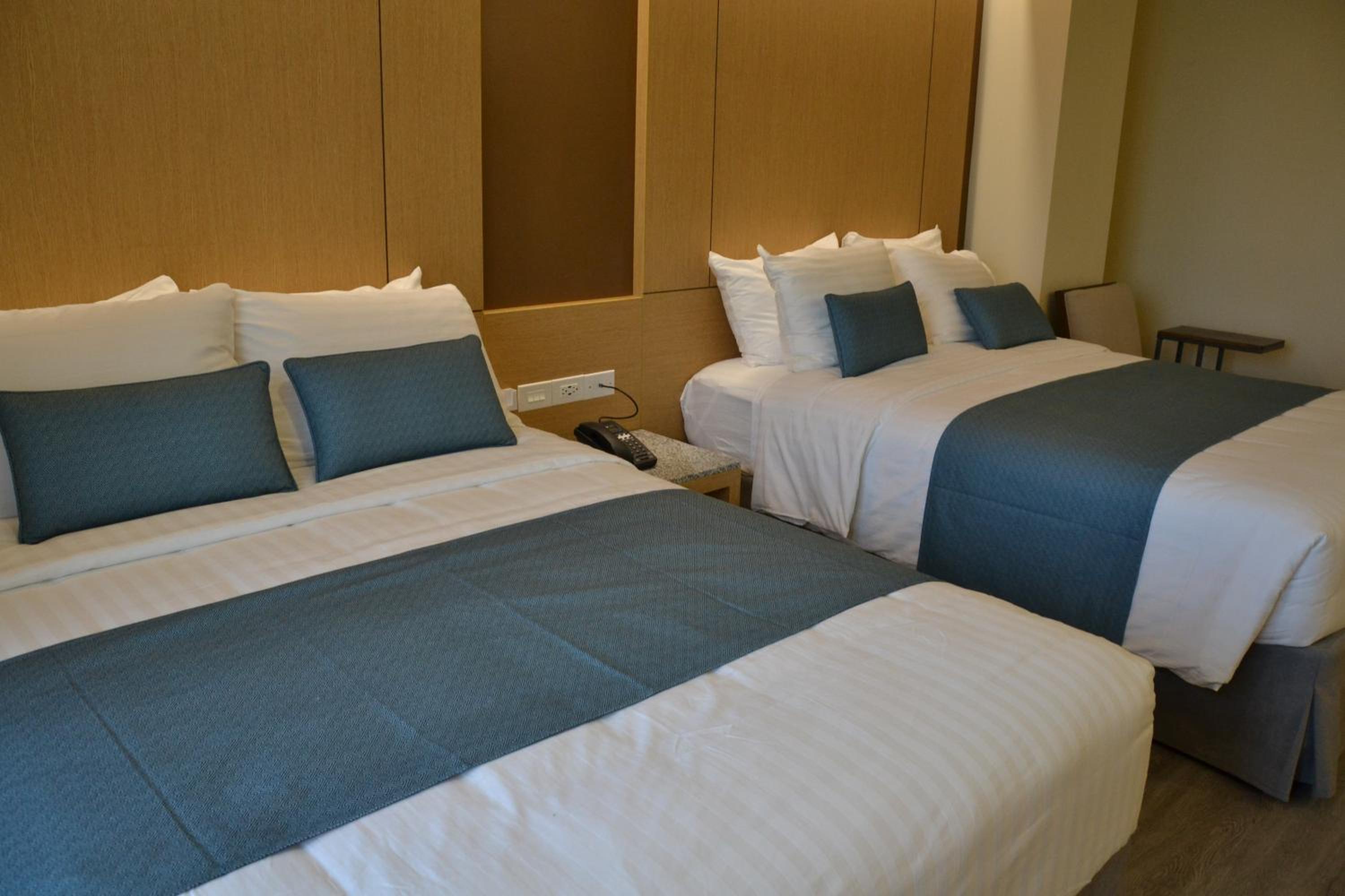Deluxe Double or Twin Room with Balcony - Photo 10