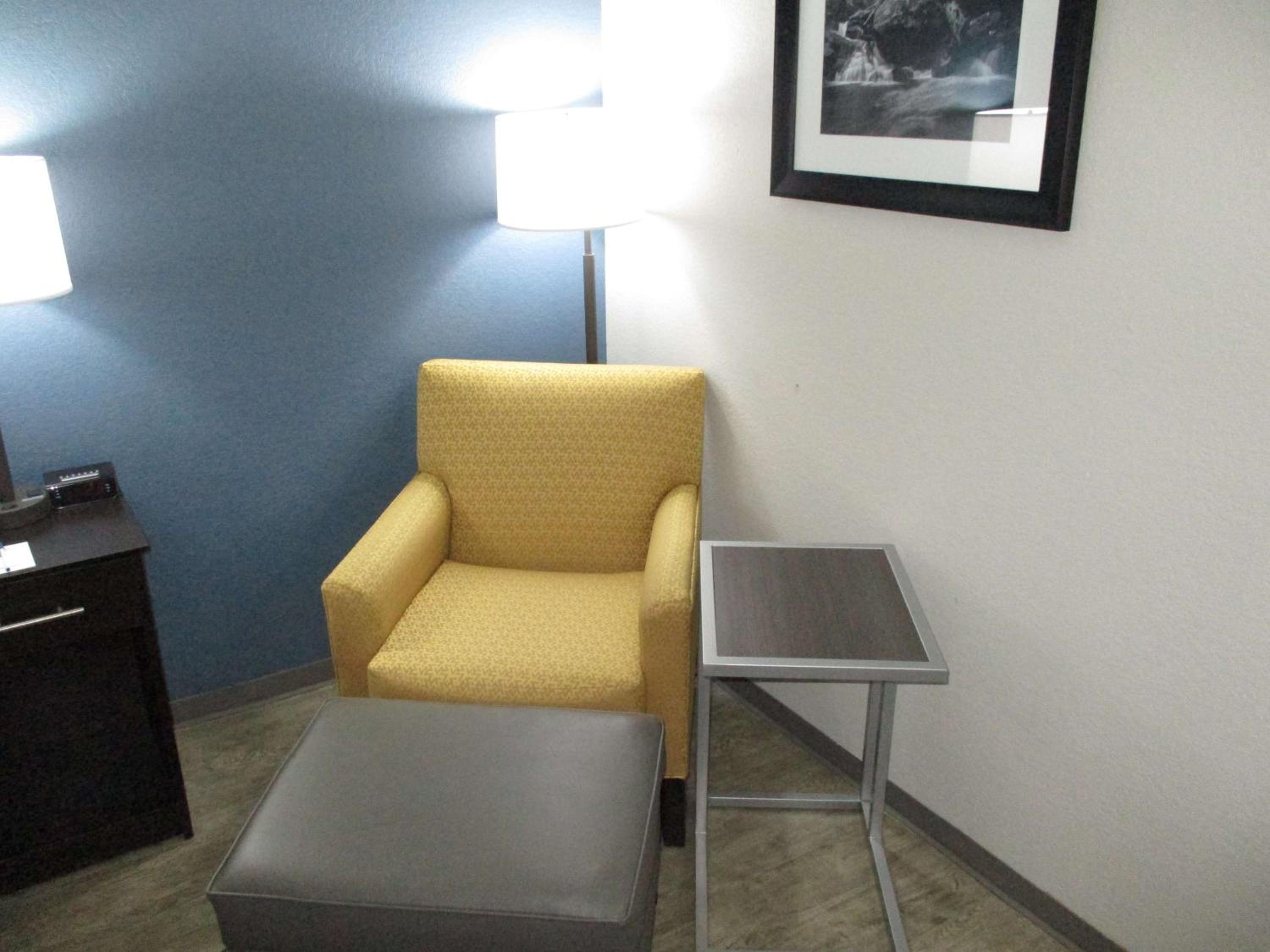 King Room with Walk-In Shower - Mobility Access - Photo 3