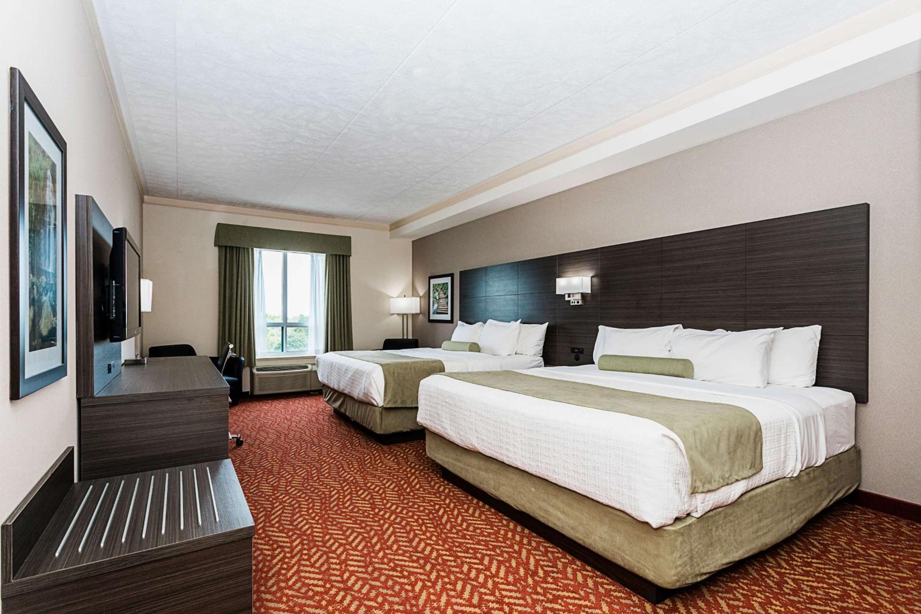 King Suite with Two King Beds, Tower and Bay View - Non-Smoking photo 1