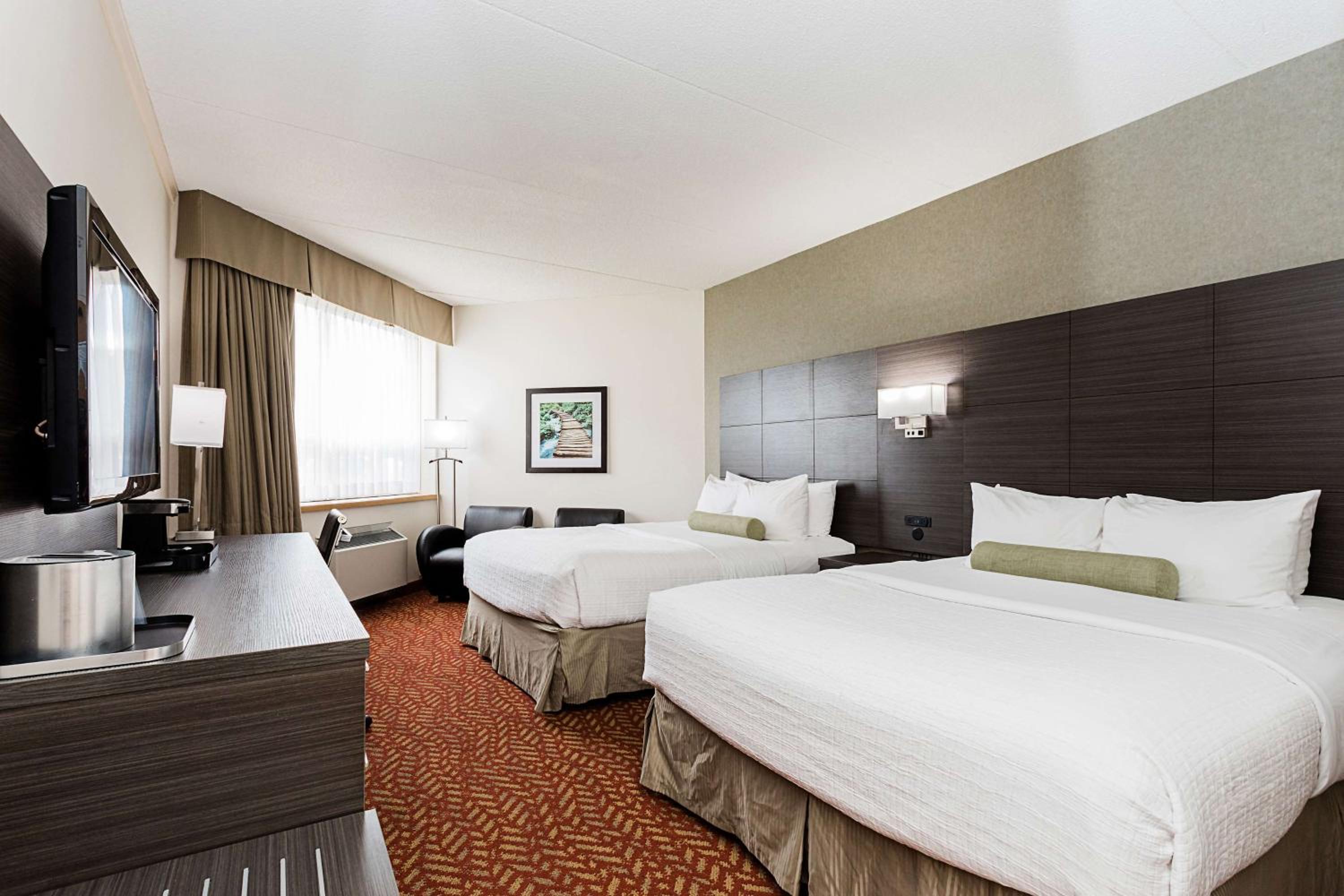 Queen Room with Two Queen Beds - Pet Friendly/Ground Floor/Non-Smoking photo 1