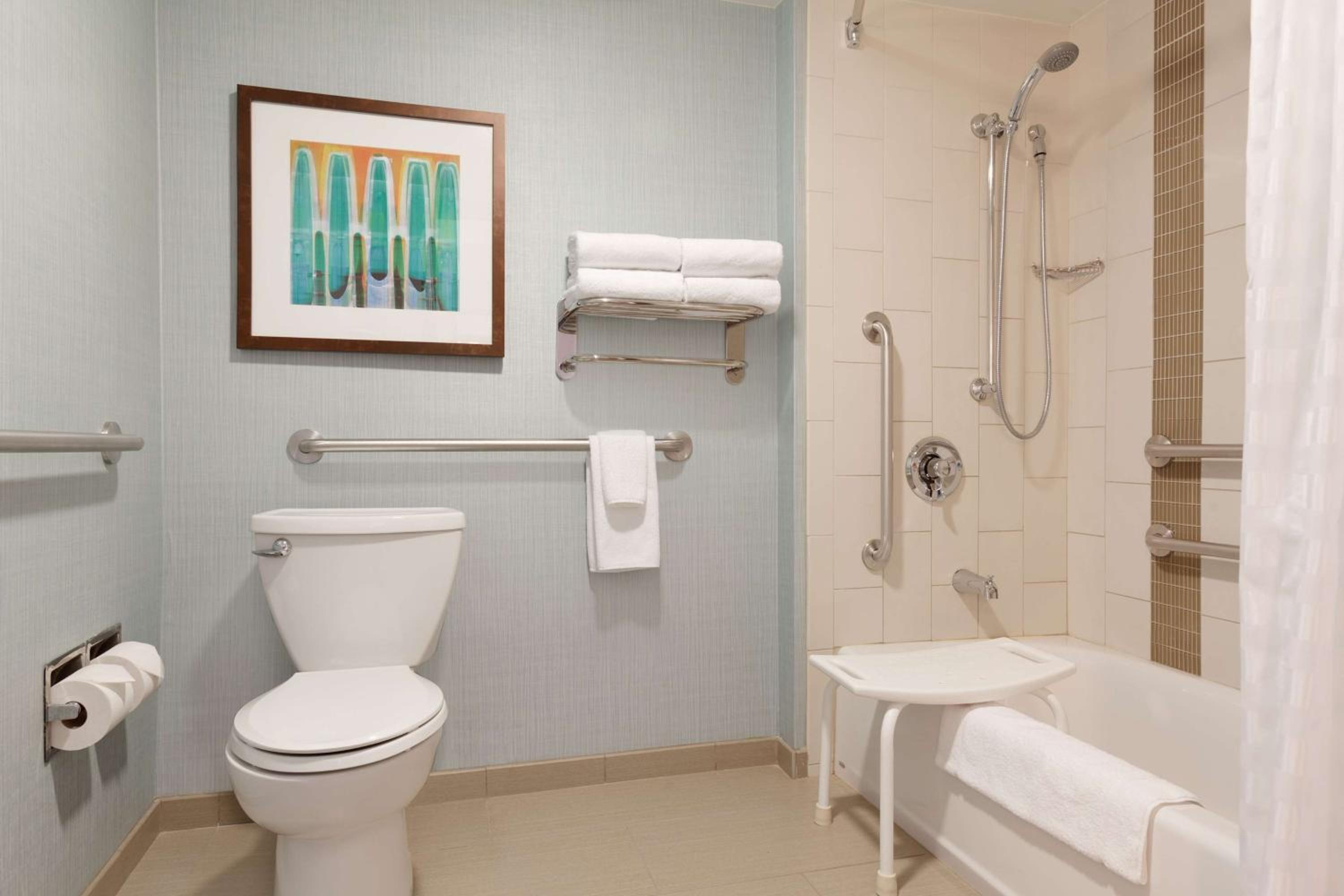 Queen Room with Two Queen Beds and Accessible Tub - Photo 6