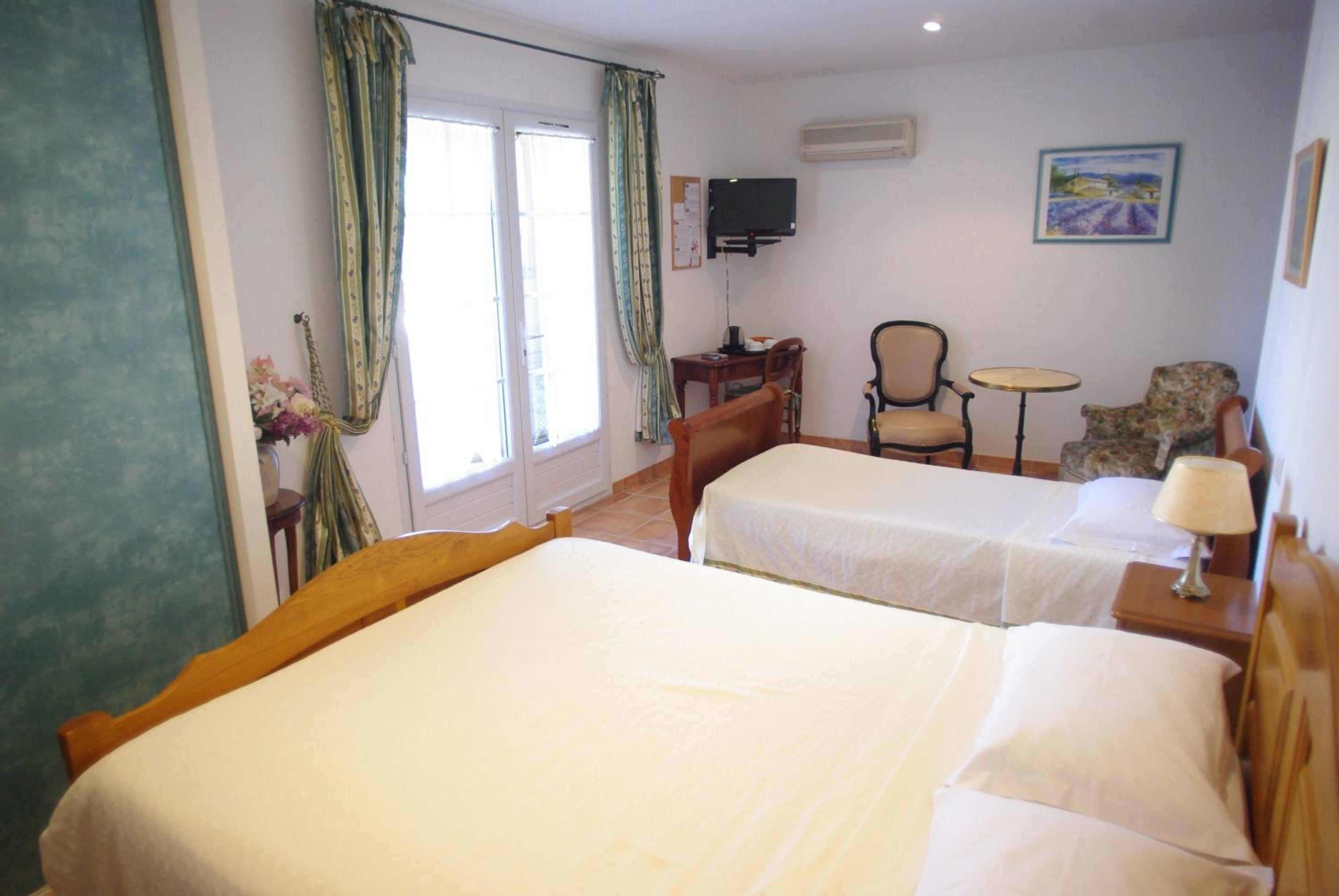 Triple Room with Terrace photo 1
