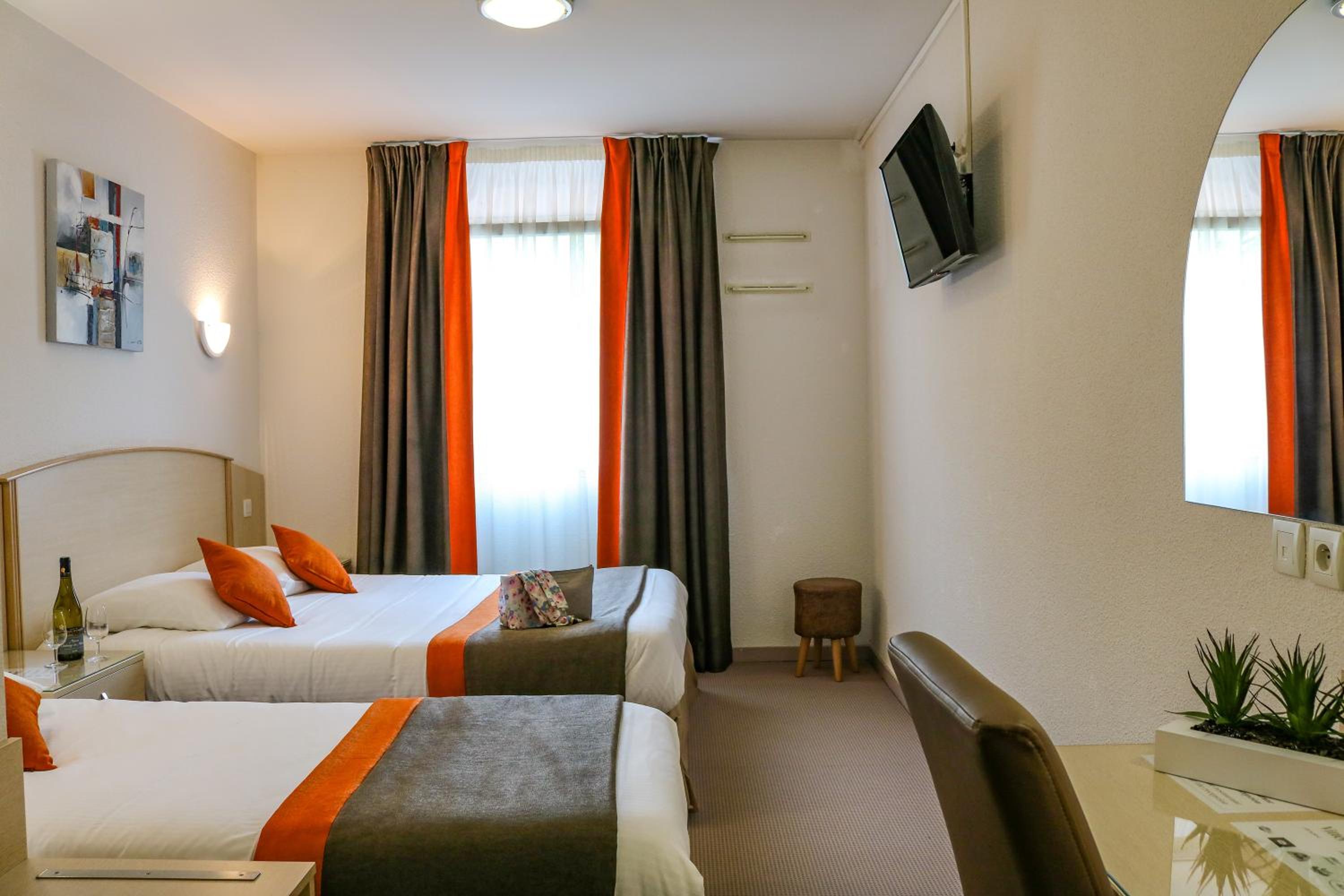 Triple Room - Photo 1