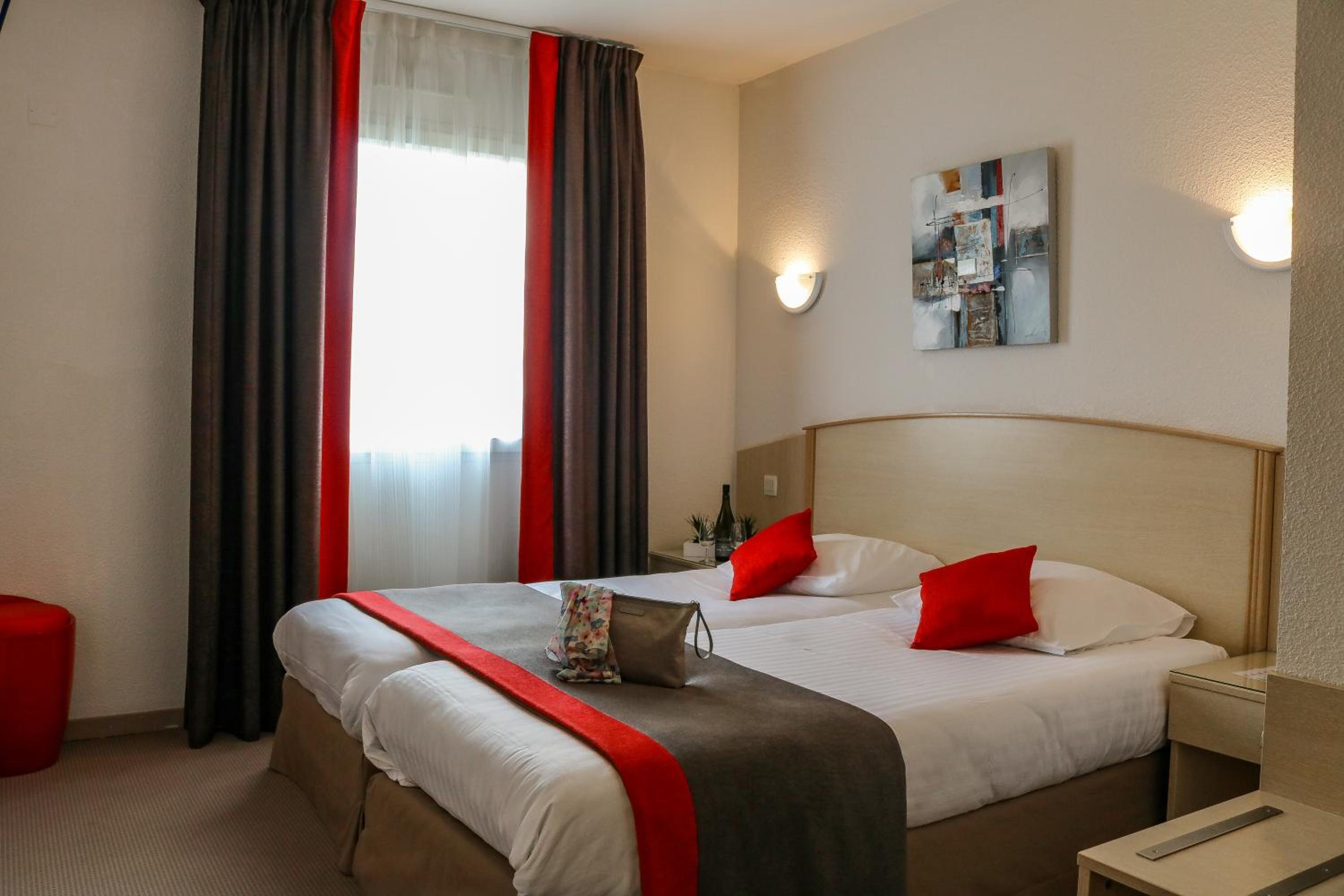 Twin Room - Photo 1