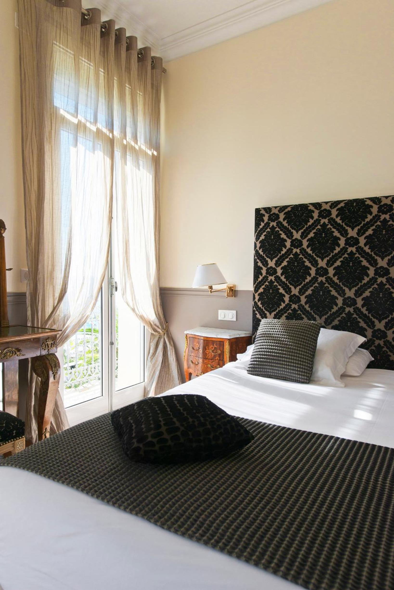 Superior Room with Sea View - Photo 8