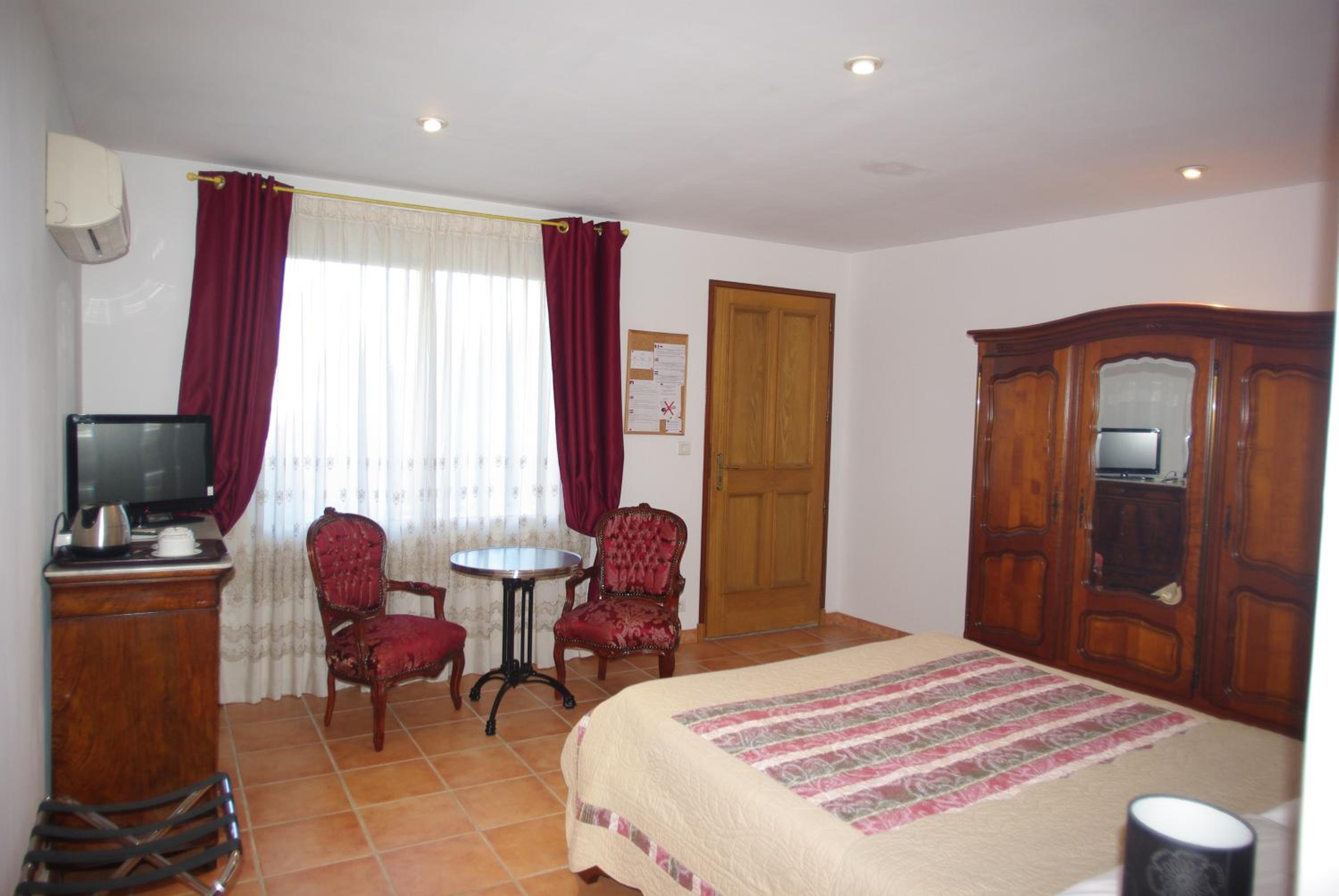 Standard Double Room photo 1