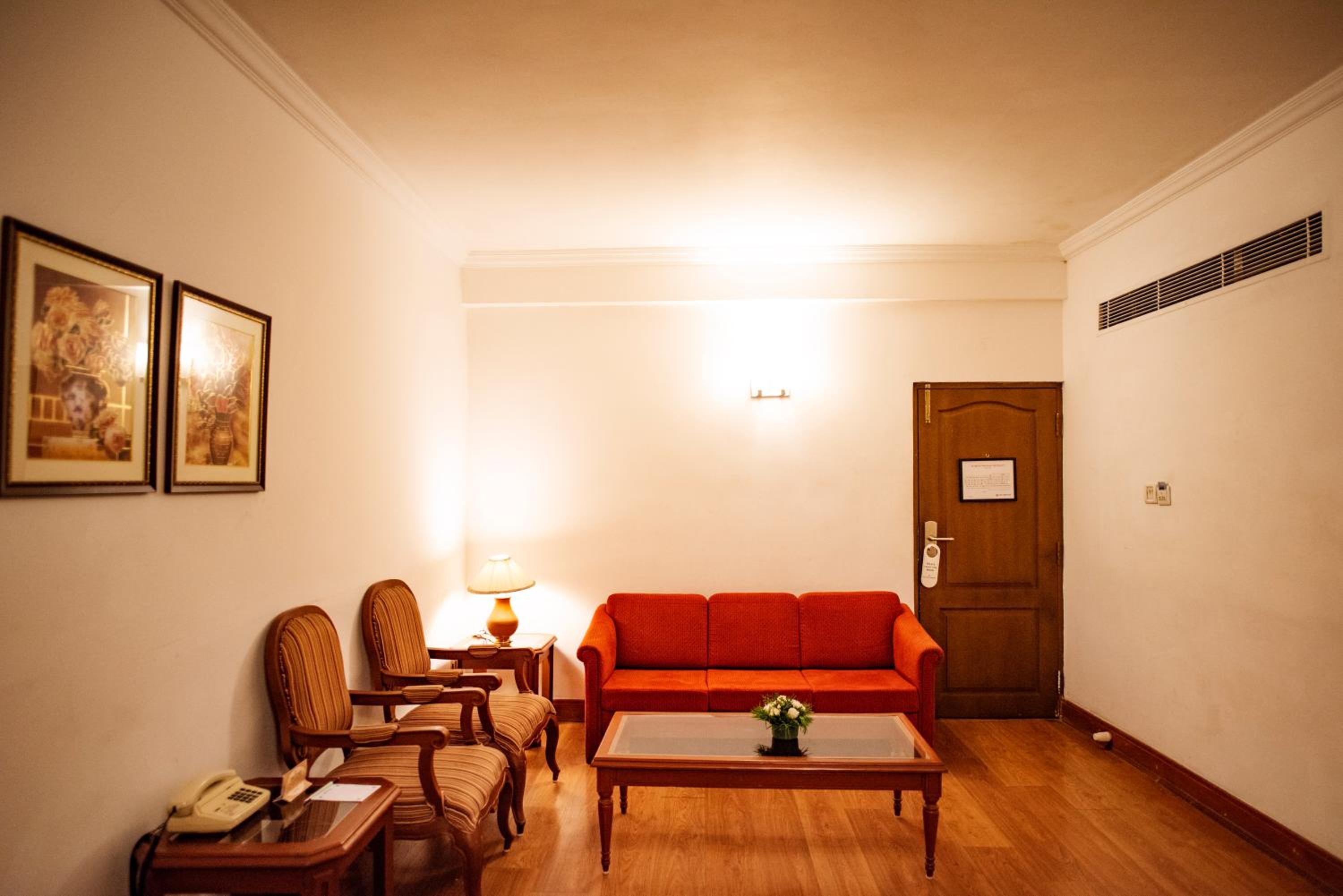 Suite - Photo 4