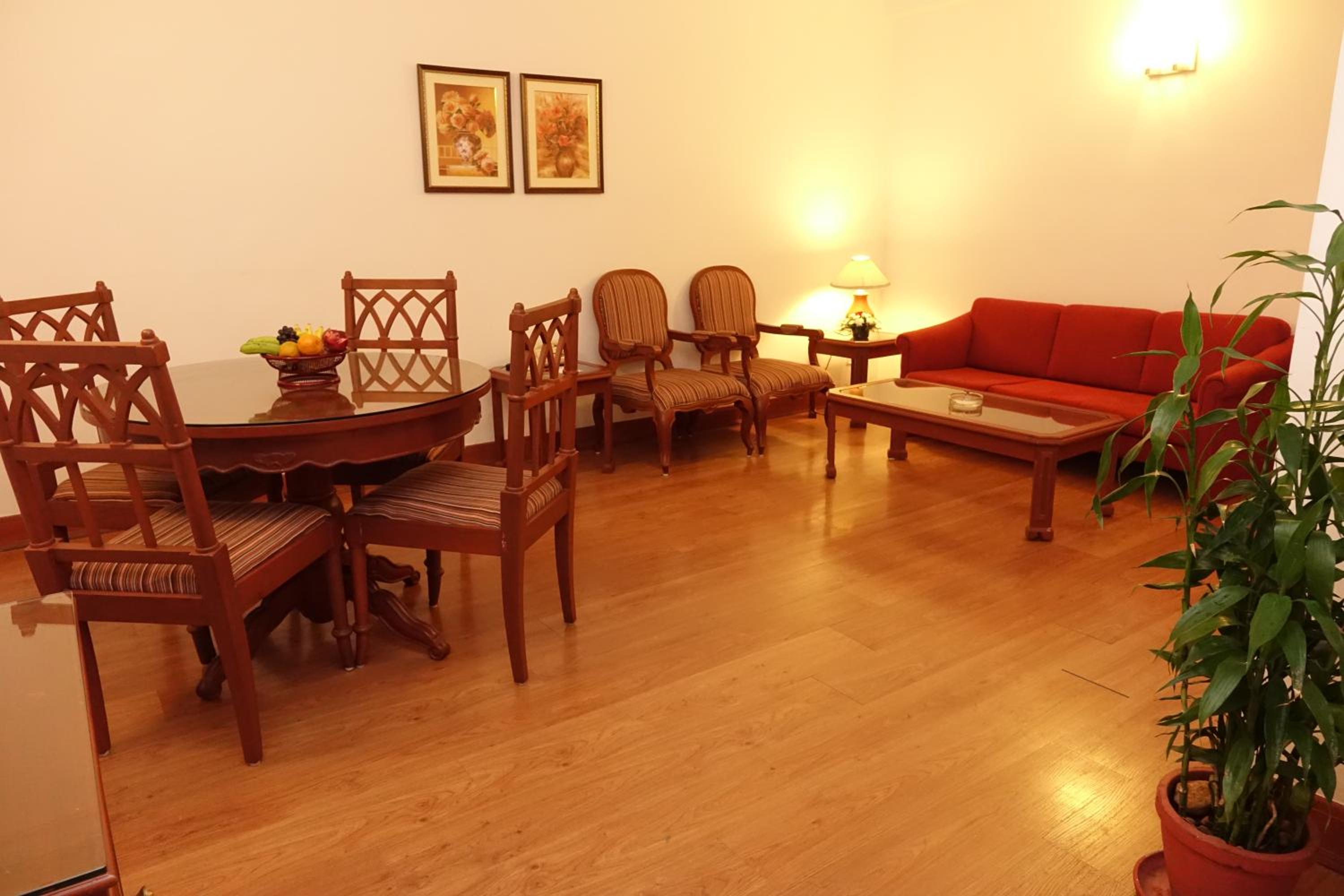 Suite - Photo 2