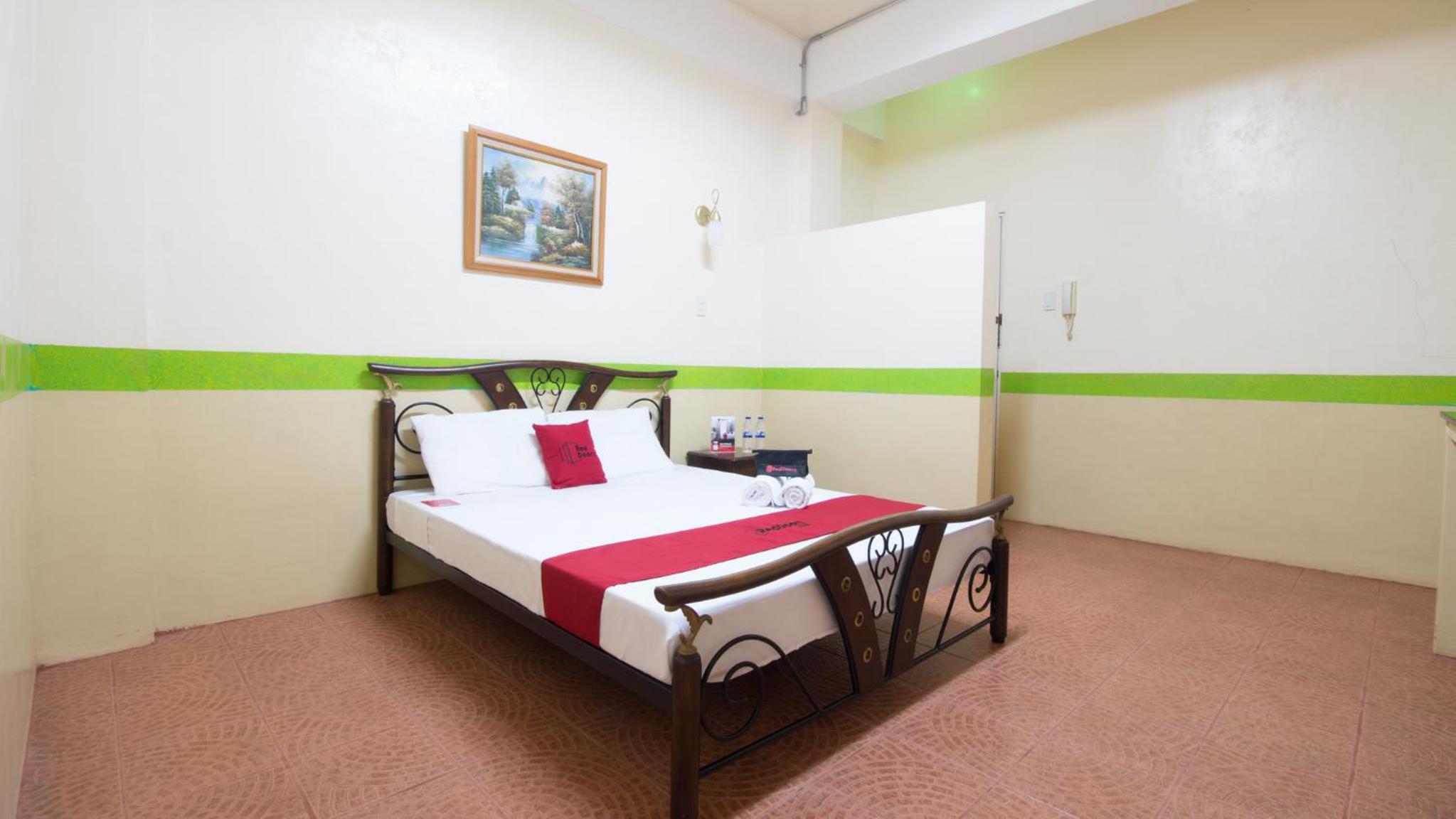 Deluxe Room - Photo 2